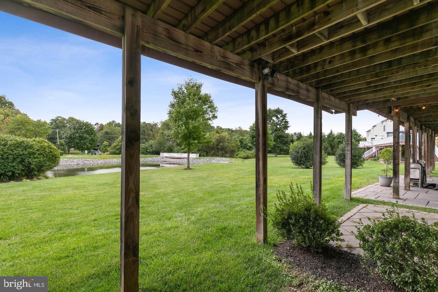 LAUREL BROOKE - Residential