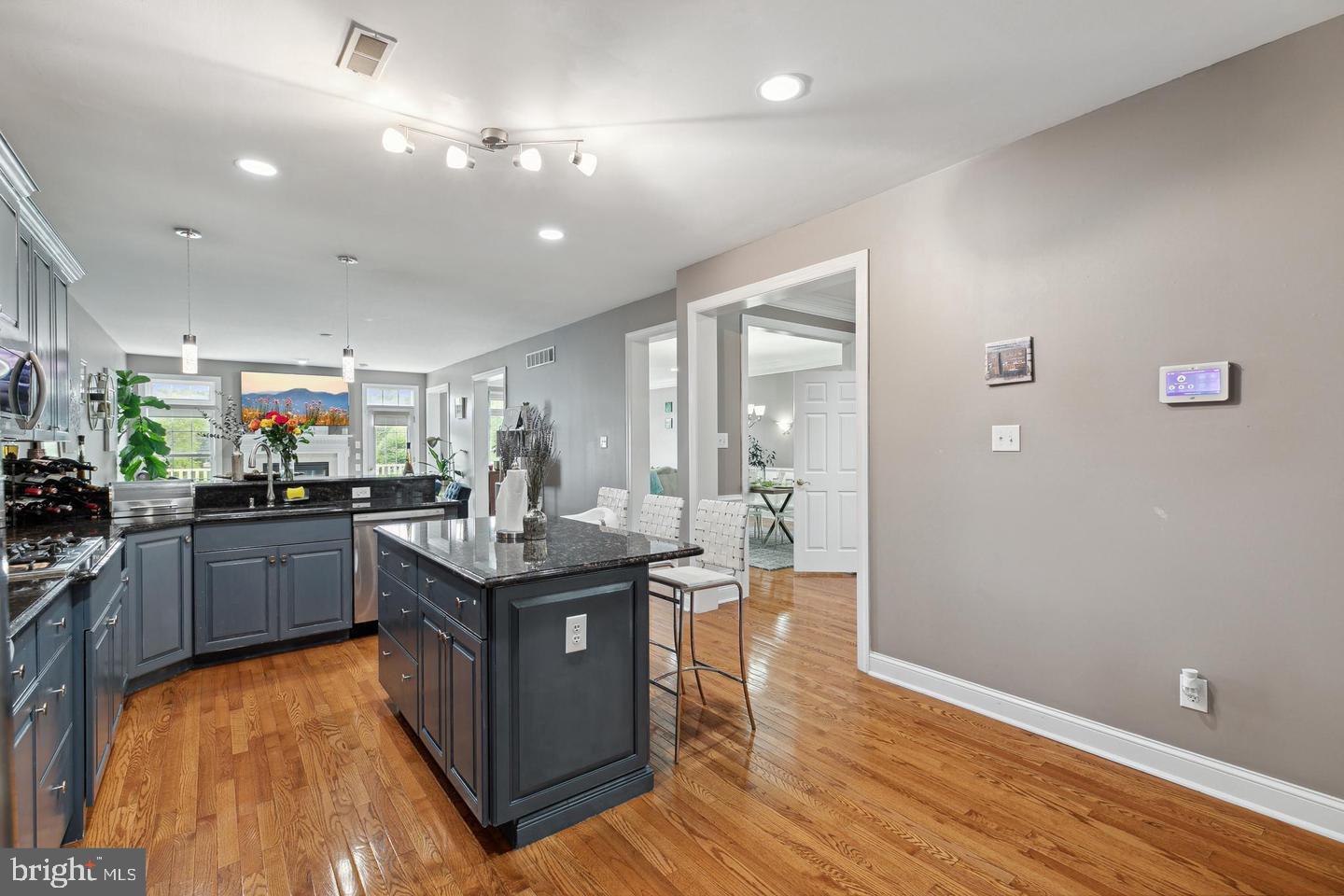 LAUREL BROOKE - Residential