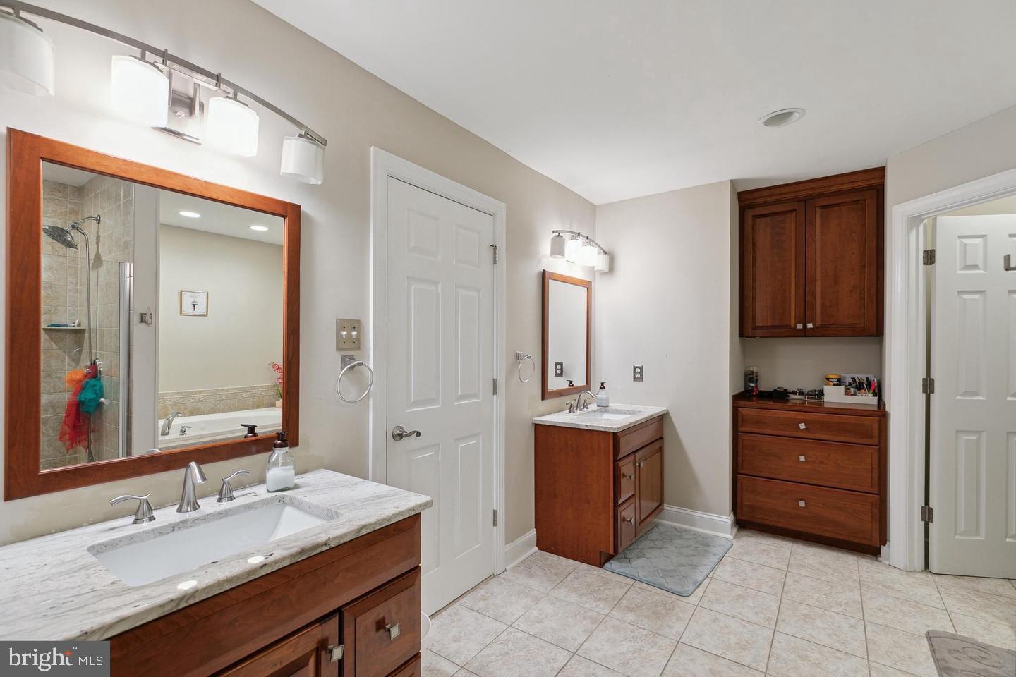 LAUREL BROOKE - Residential