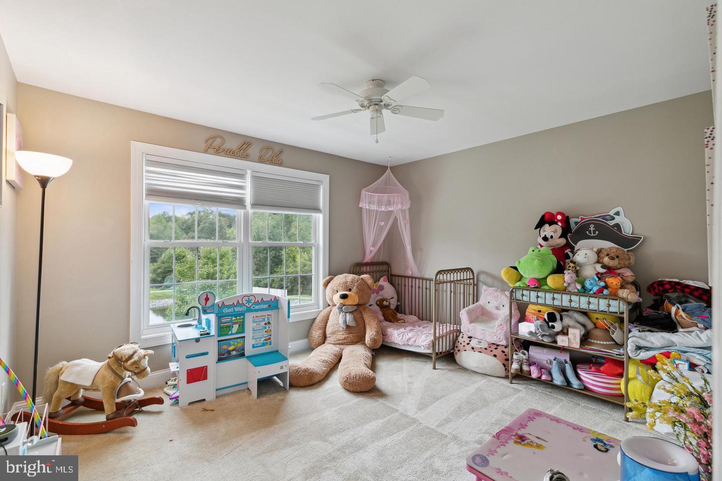 LAUREL BROOKE - Residential