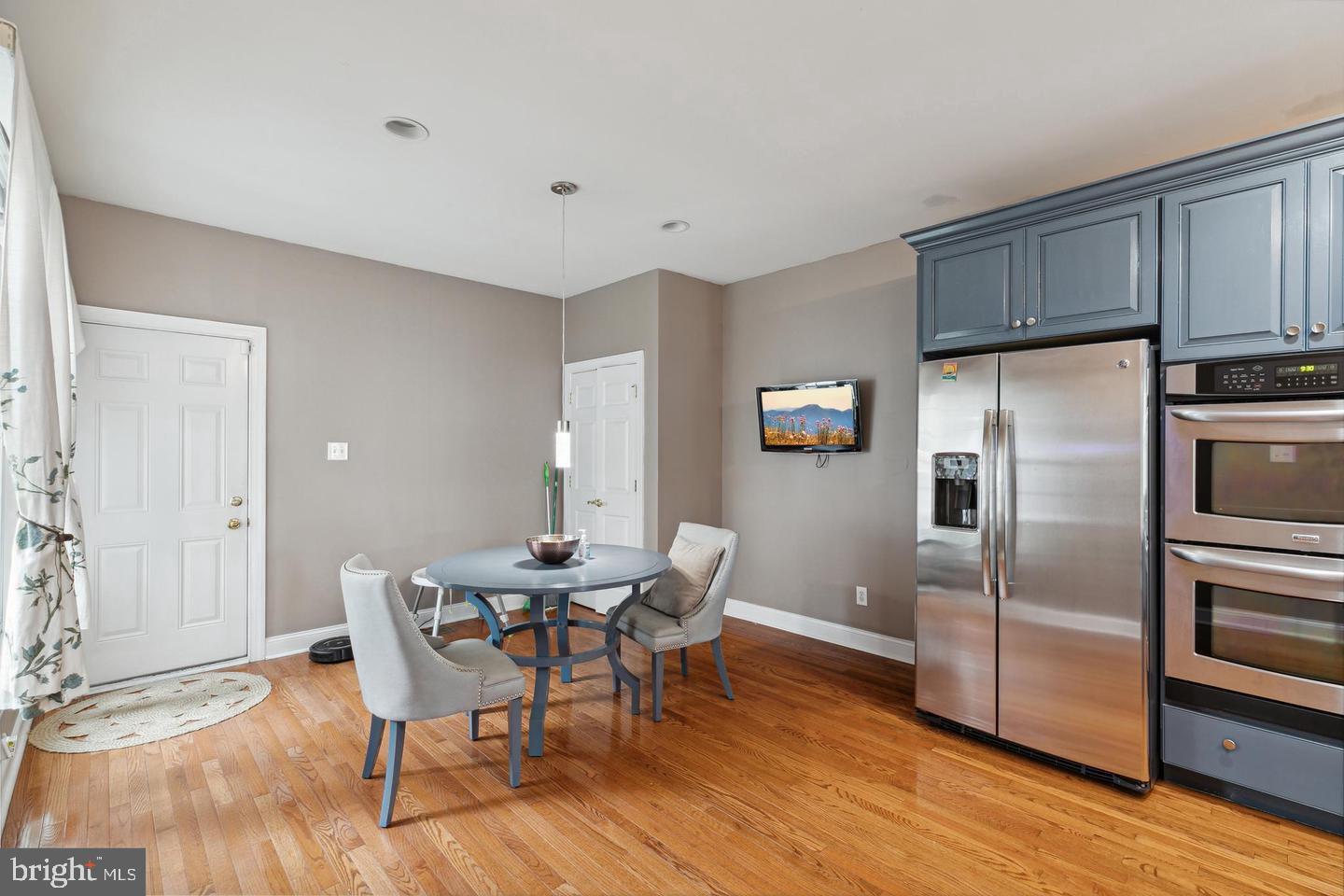 LAUREL BROOKE - Residential