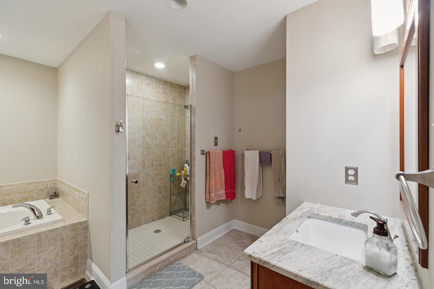 LAUREL BROOKE - Residential