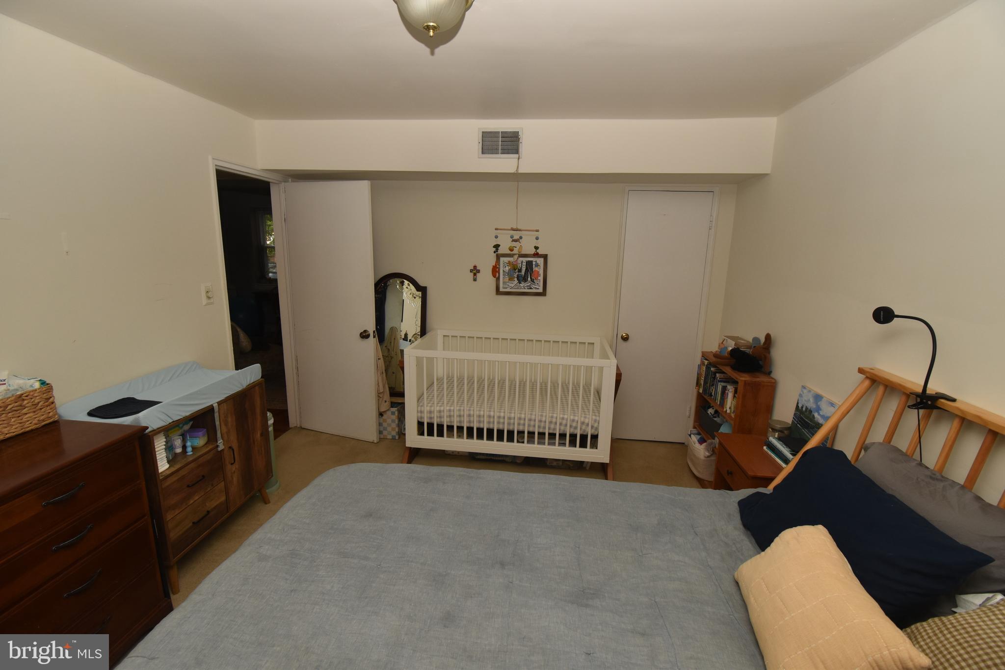 PALISADE GARDENS - Residential Lease
