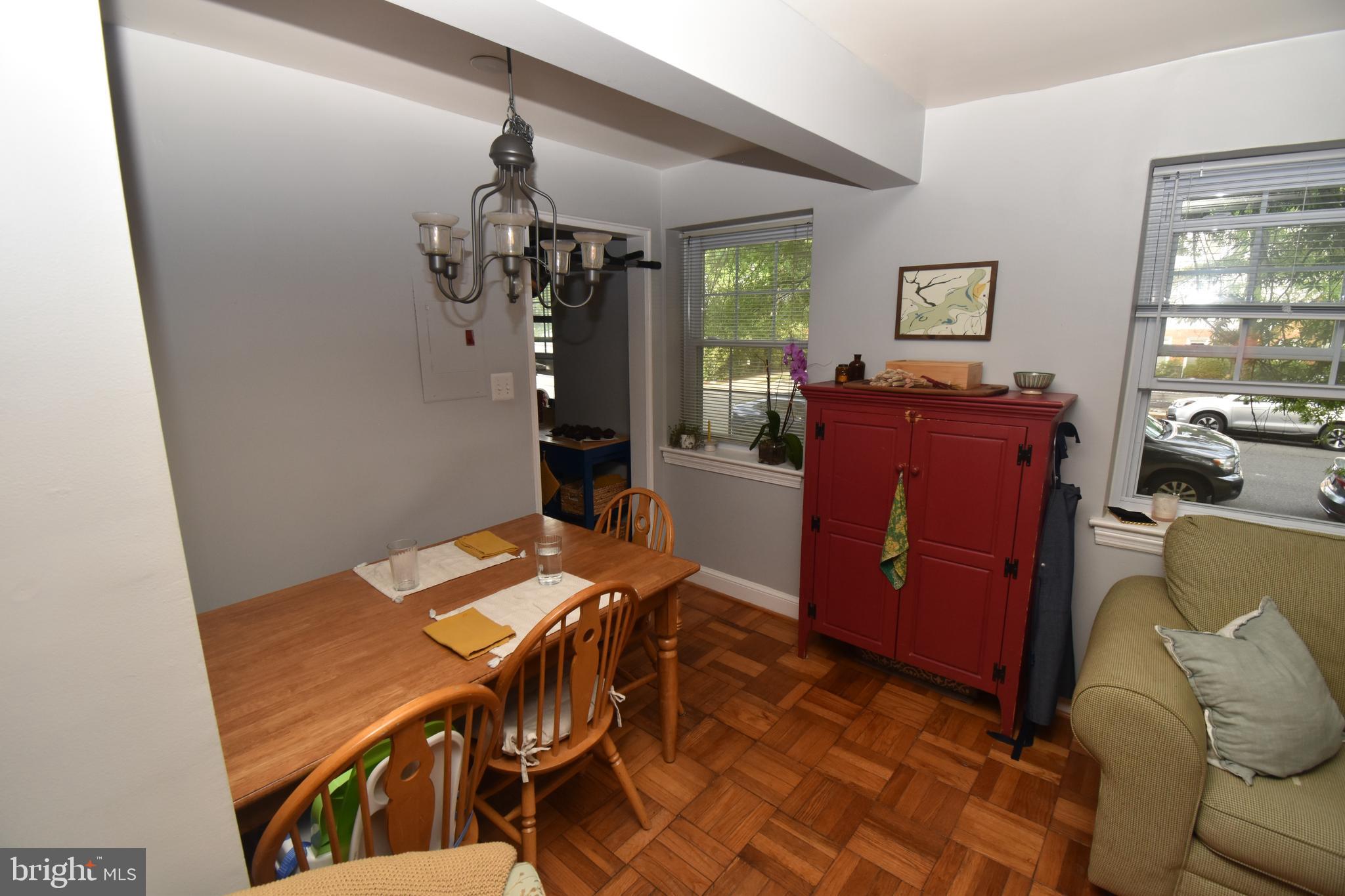 PALISADE GARDENS - Residential Lease