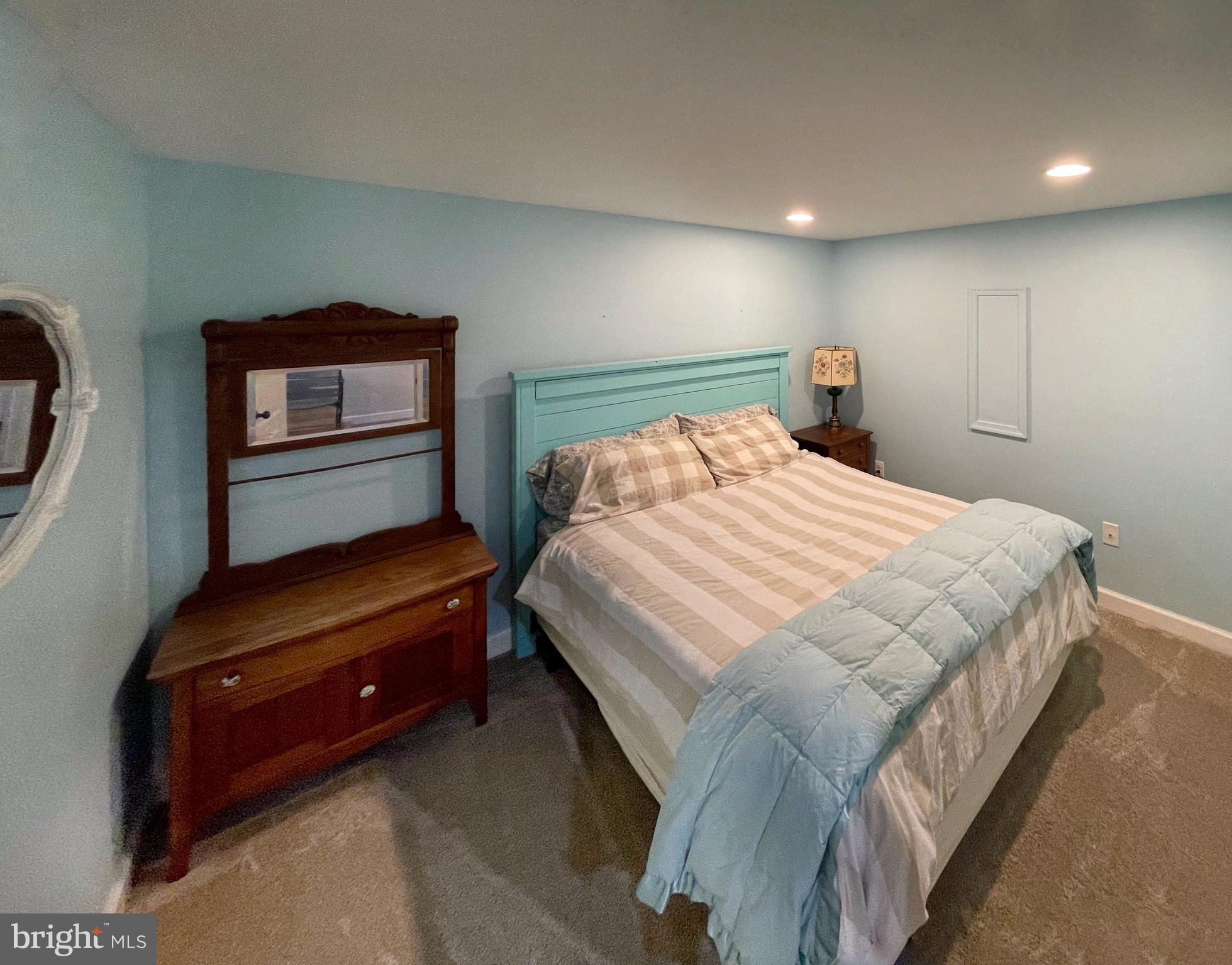 HICKORY OVERLOOK - Residential