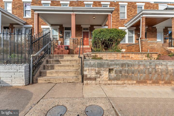 Charming brick home with plenty of potential!

Whether you're a first-time buyer or looking to upgrade, this one is worth a look! 2 Bedrooms | 2 Full Baths | Bonus Den This gem features basement, spacious den that could easily be transformed into a 3rd bedroom or your ideal home office! Located in the heart of Belair-Edison – close to parks, schools, and shops.