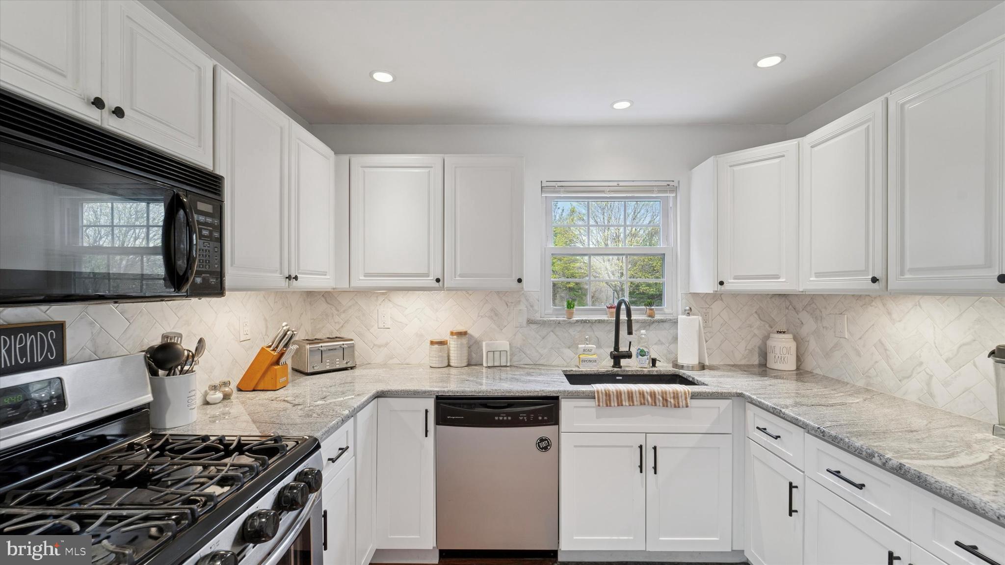 COVENTRY POINTE - Residential