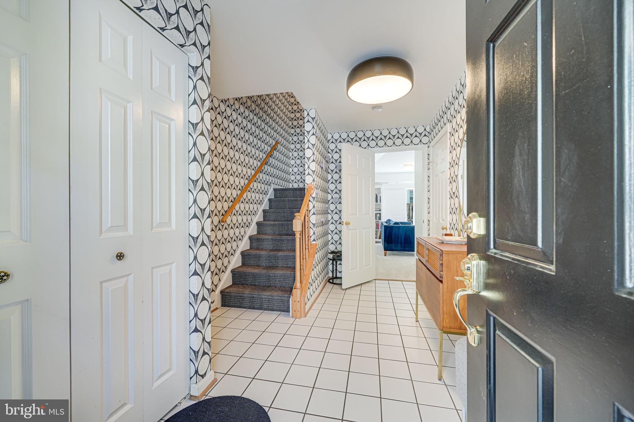 LYONGATE - Residential