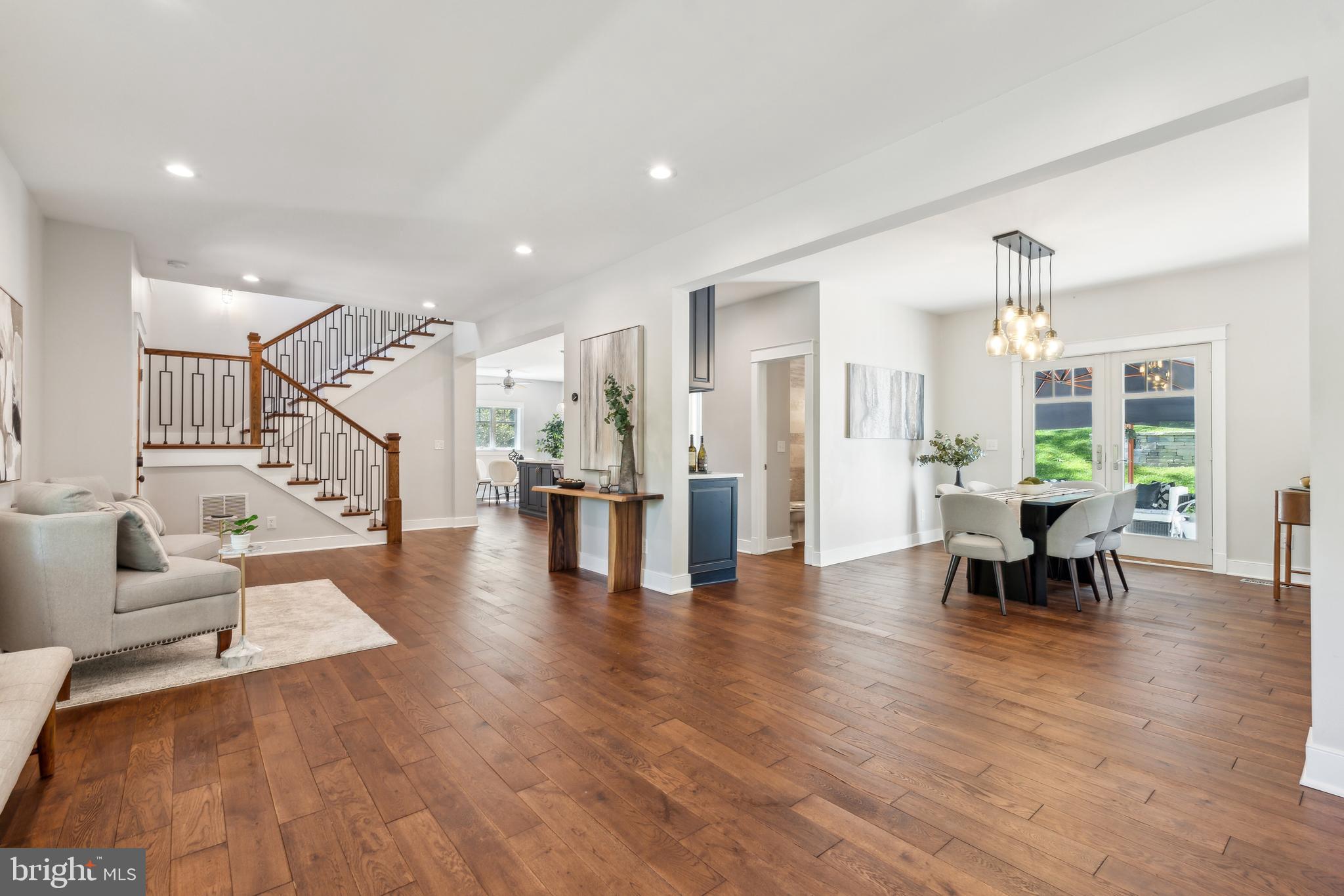BROYHILL HILLS - Residential