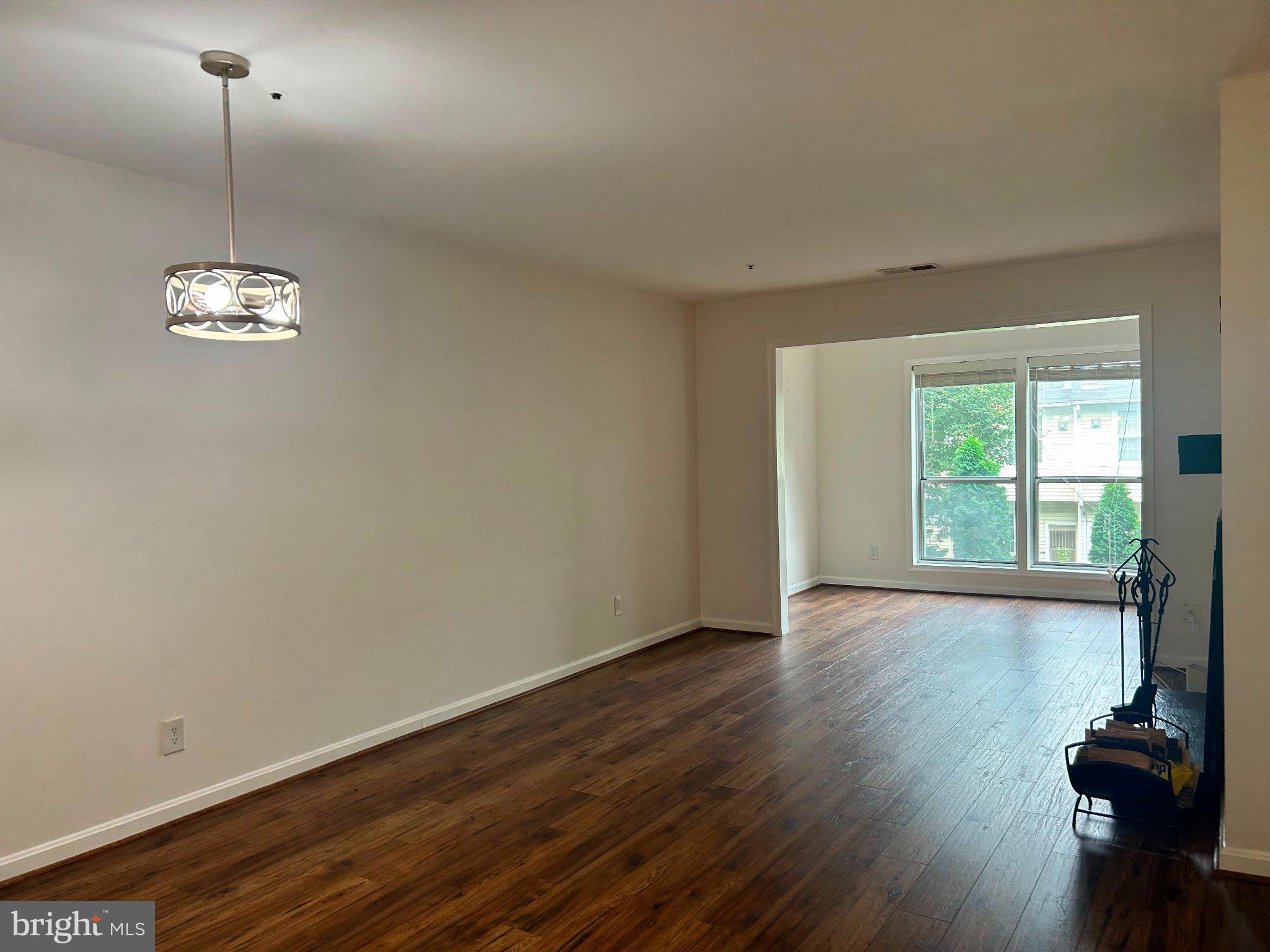 THE FOUR WINDS AT OAKTON - Residential