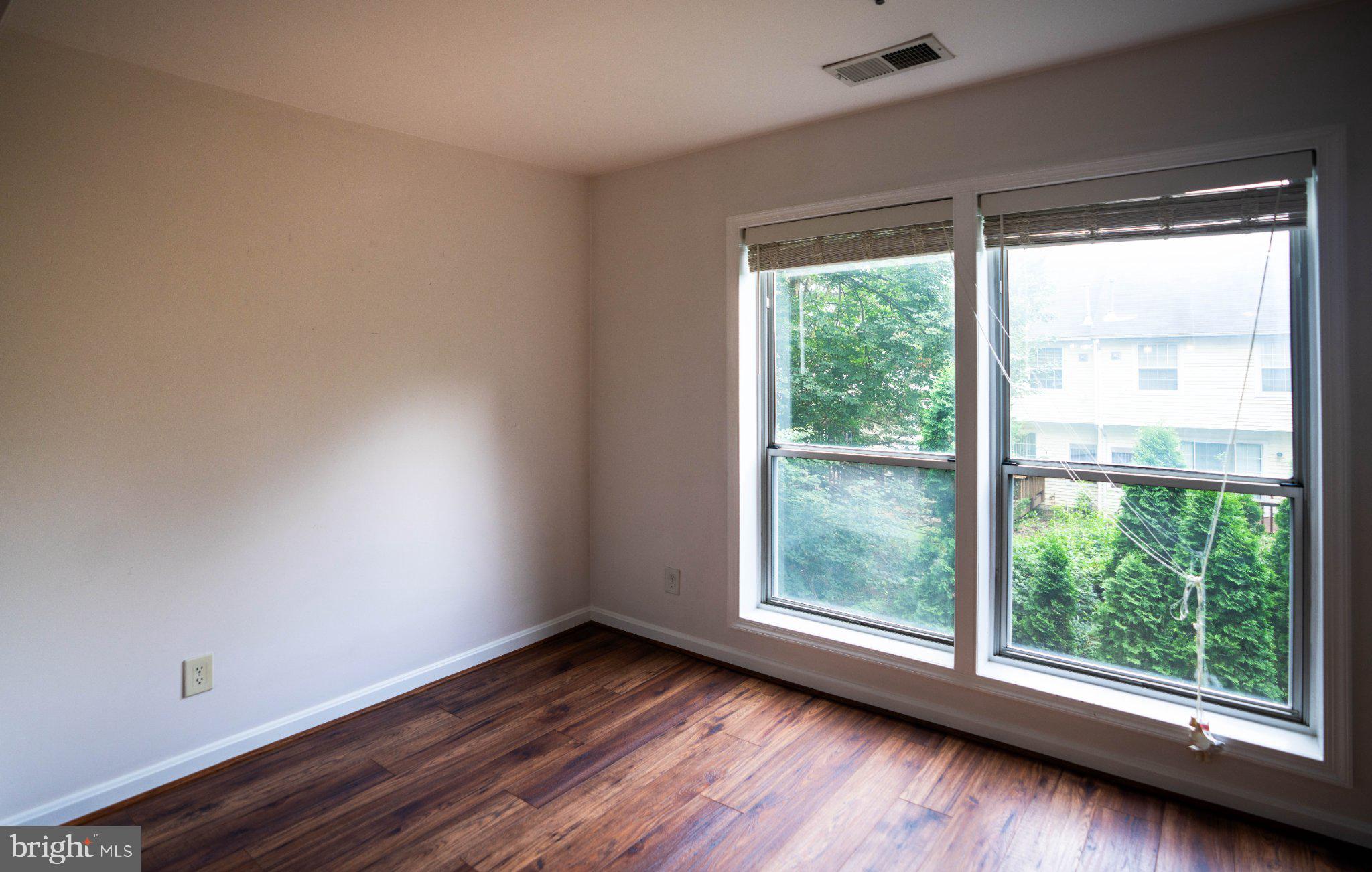 THE FOUR WINDS AT OAKTON - Residential