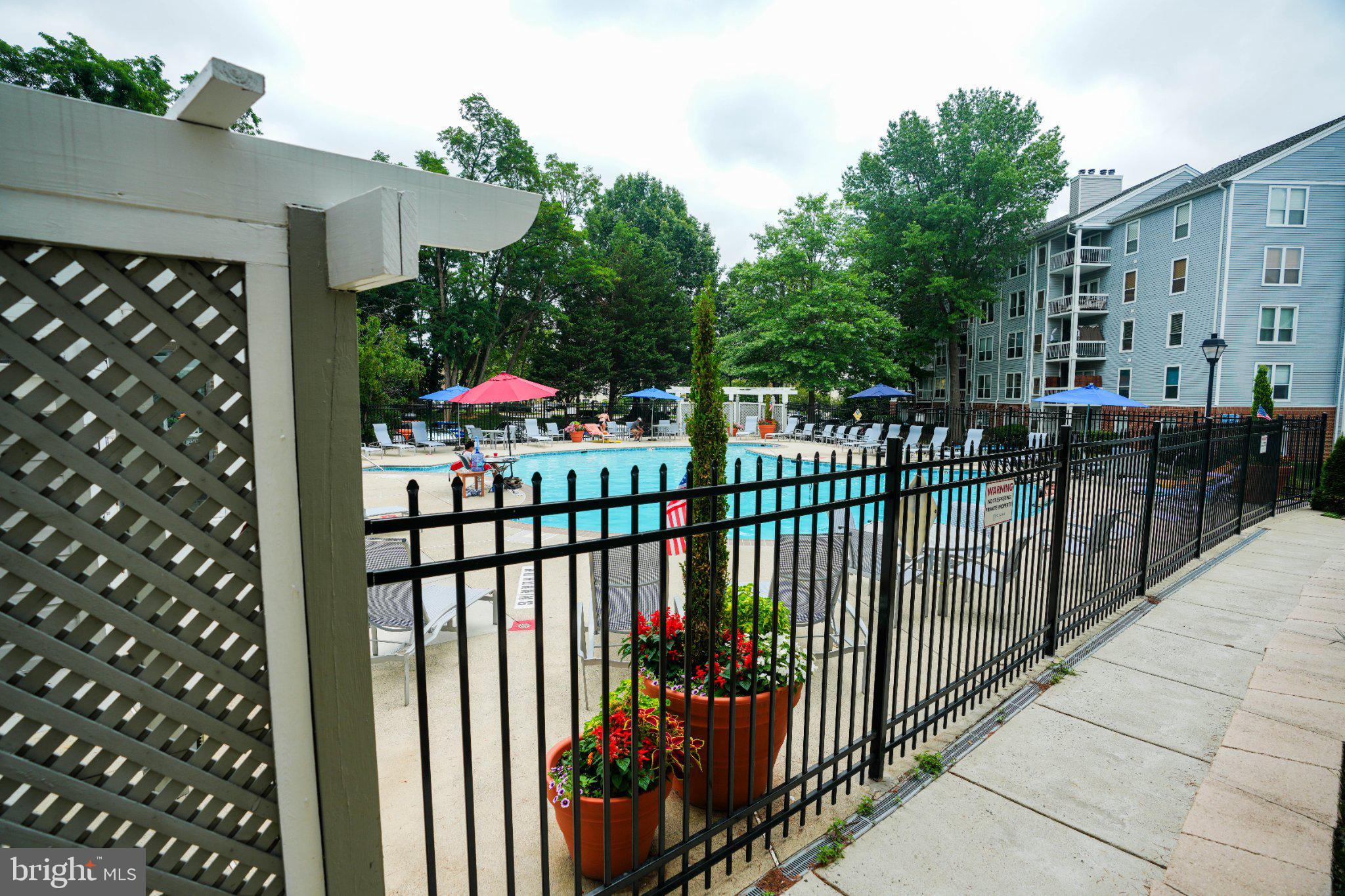 THE FOUR WINDS AT OAKTON - Residential