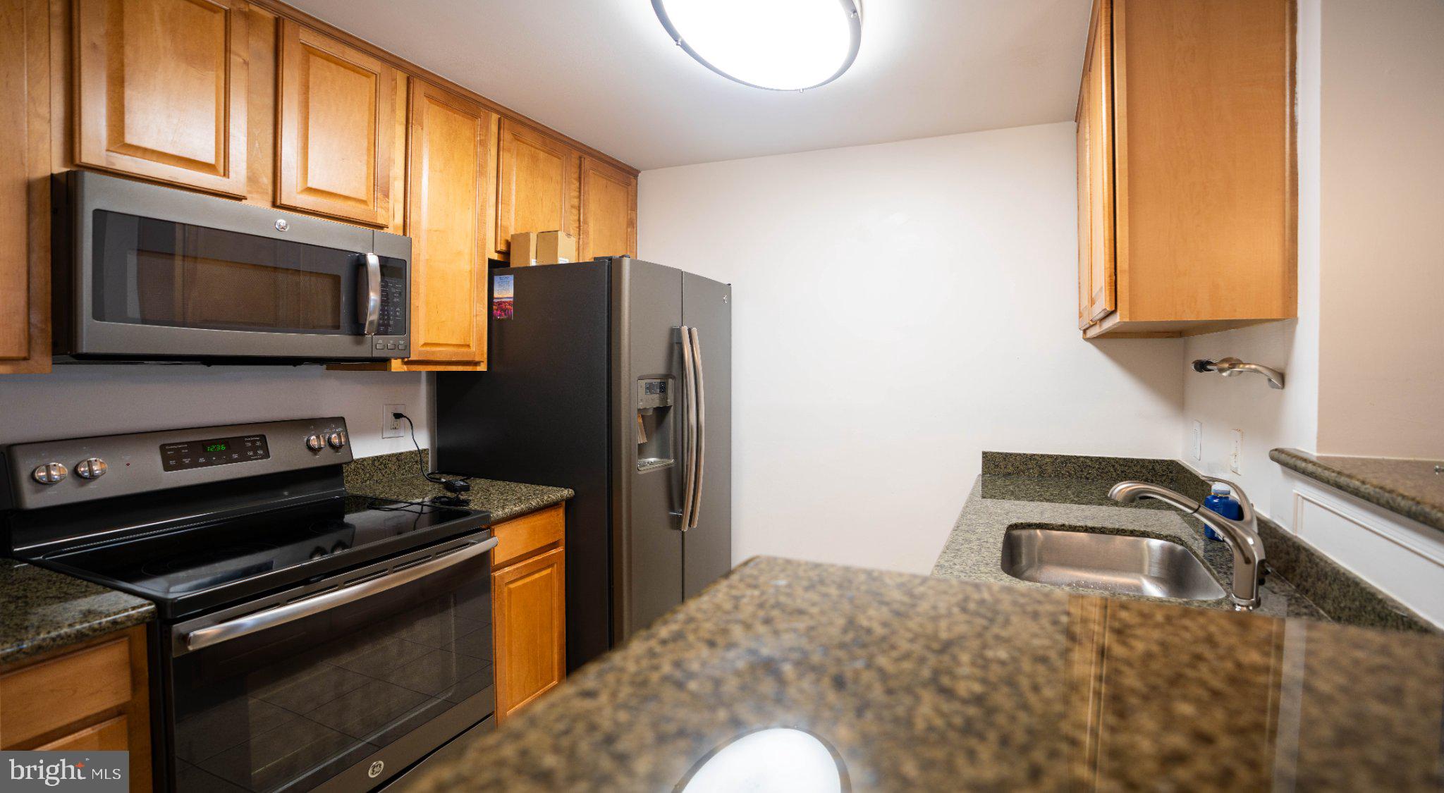 THE FOUR WINDS AT OAKTON - Residential