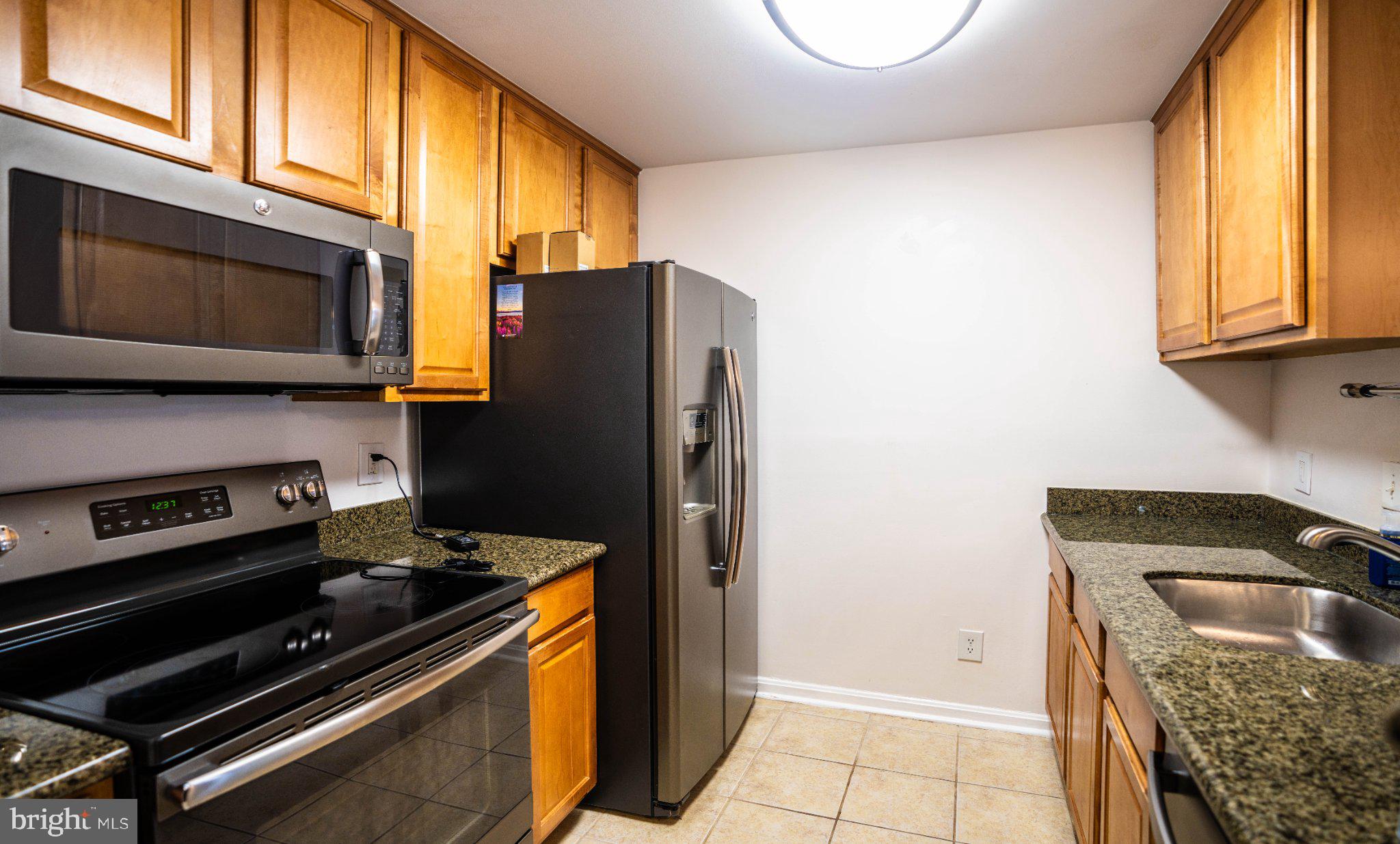 THE FOUR WINDS AT OAKTON - Residential