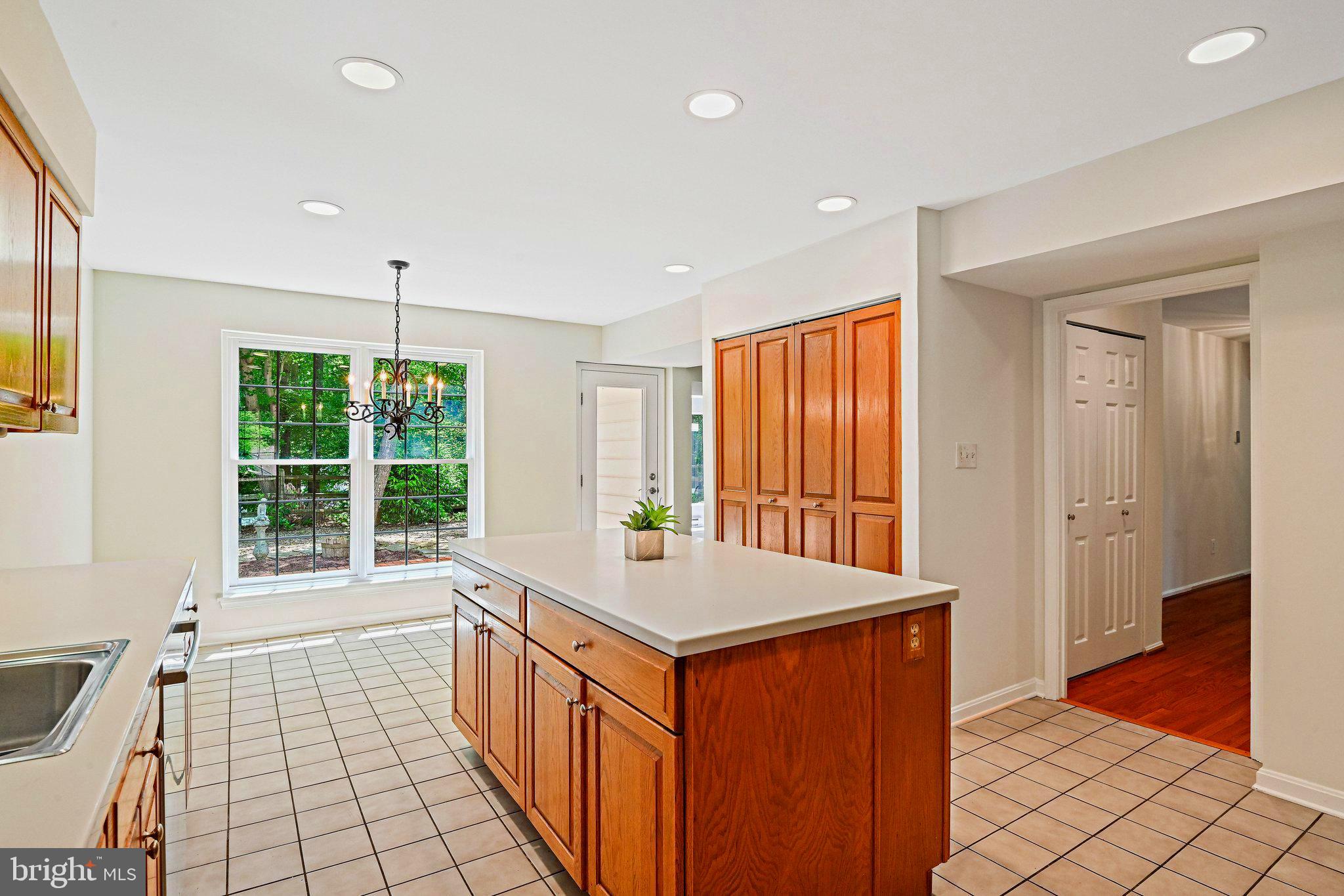 RESTON - Residential