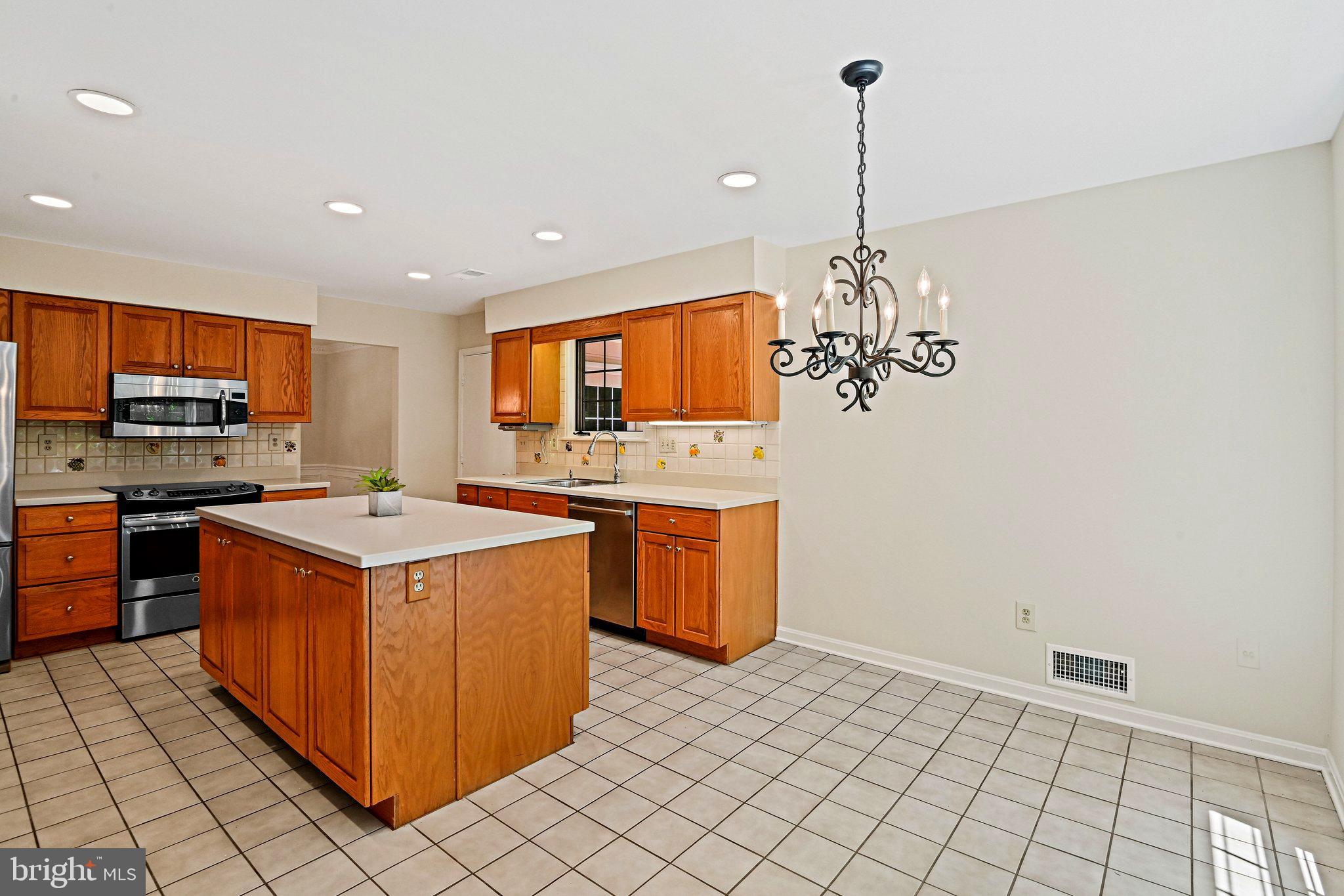 RESTON - Residential