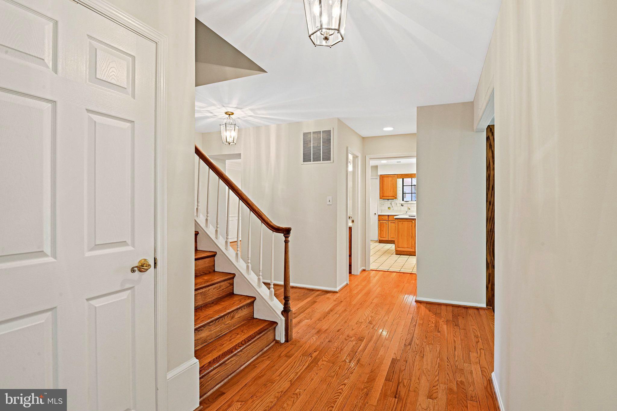 RESTON - Residential