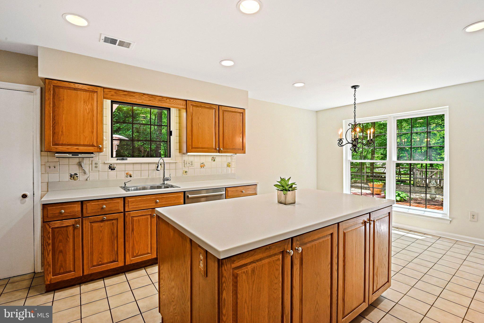 RESTON - Residential