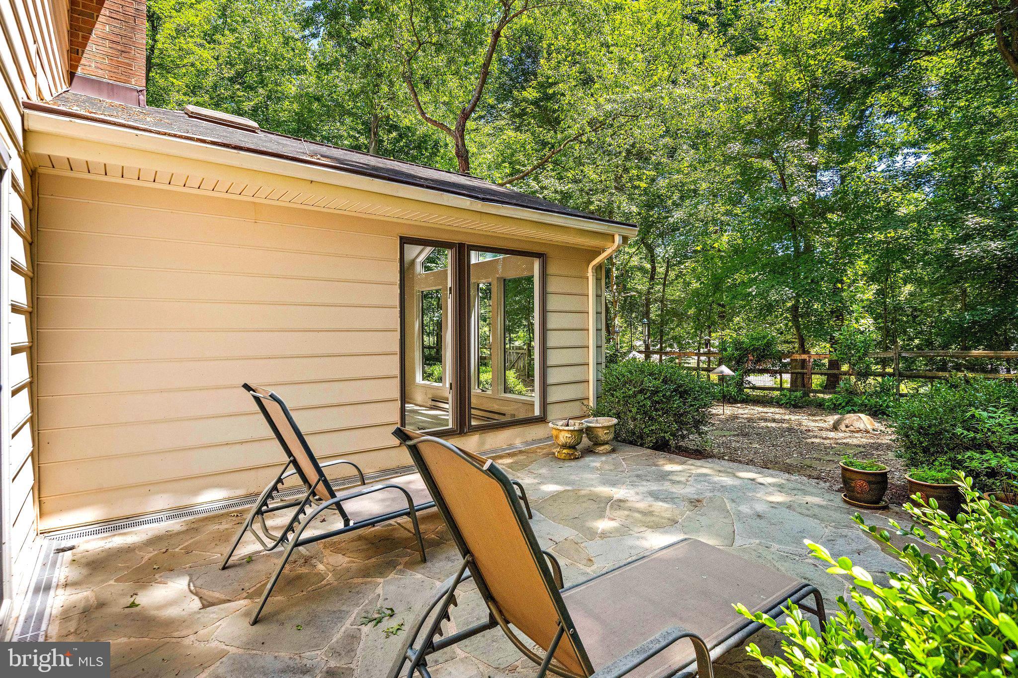 RESTON - Residential