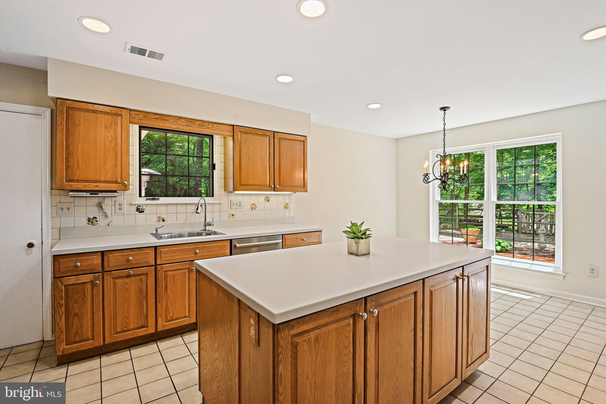 RESTON - Residential