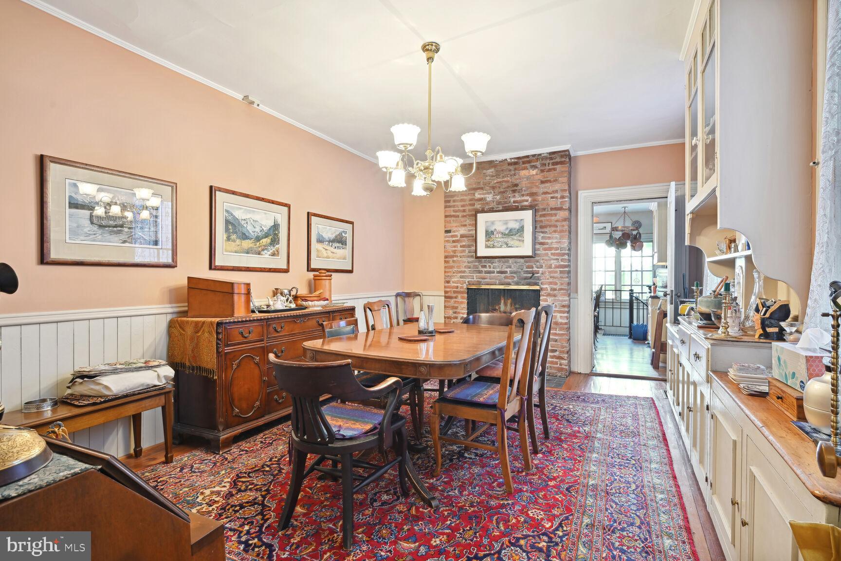 CAPITOL HILL - Residential