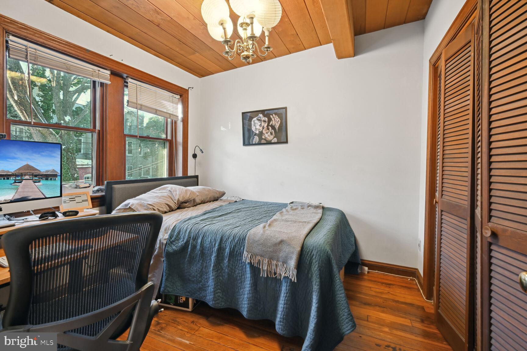 CAPITOL HILL - Residential