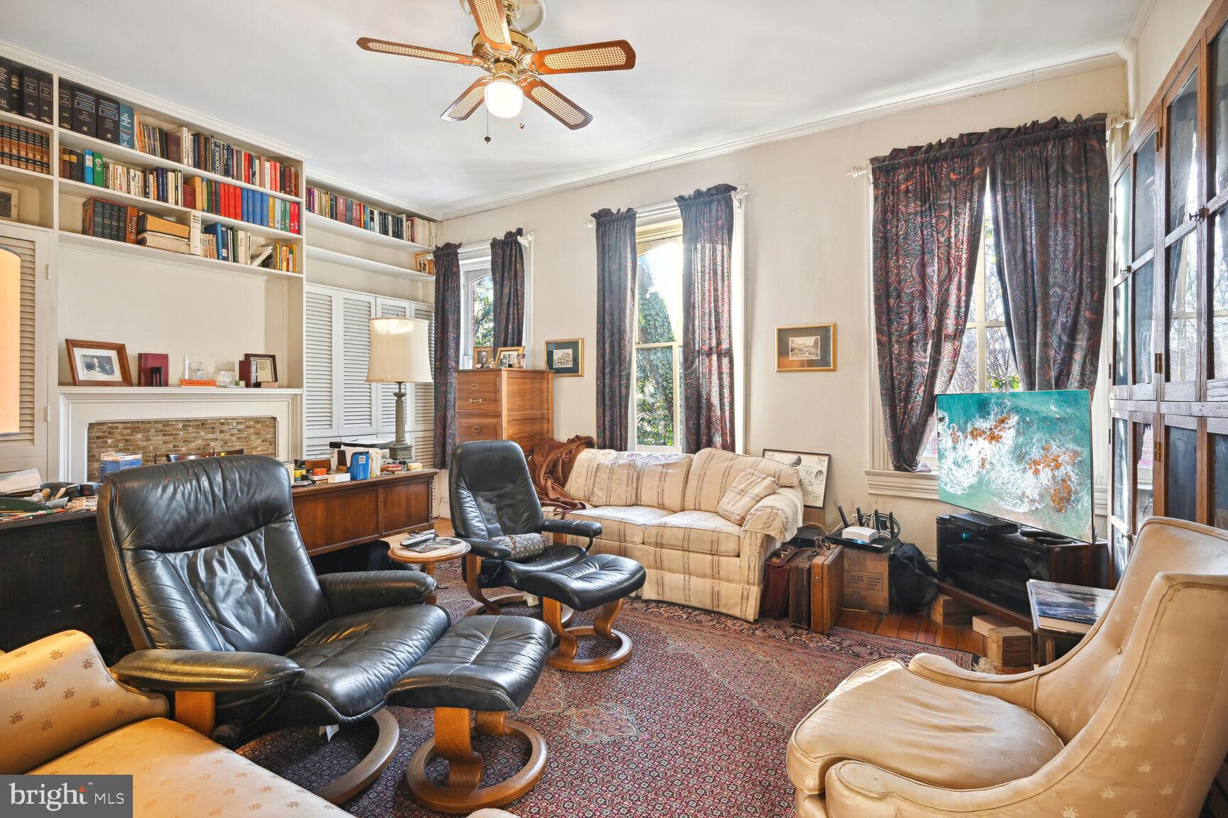 CAPITOL HILL - Residential