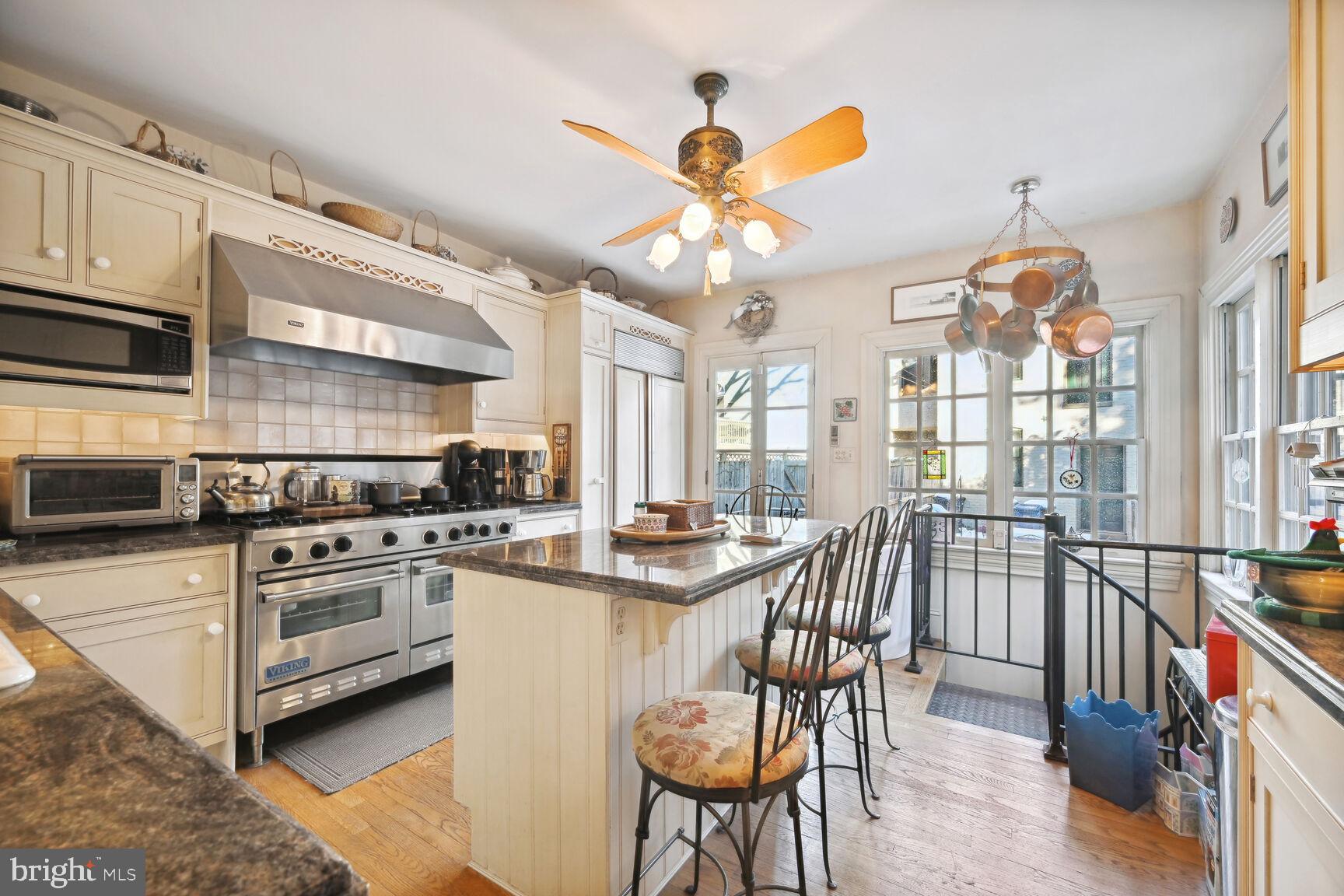 CAPITOL HILL - Residential
