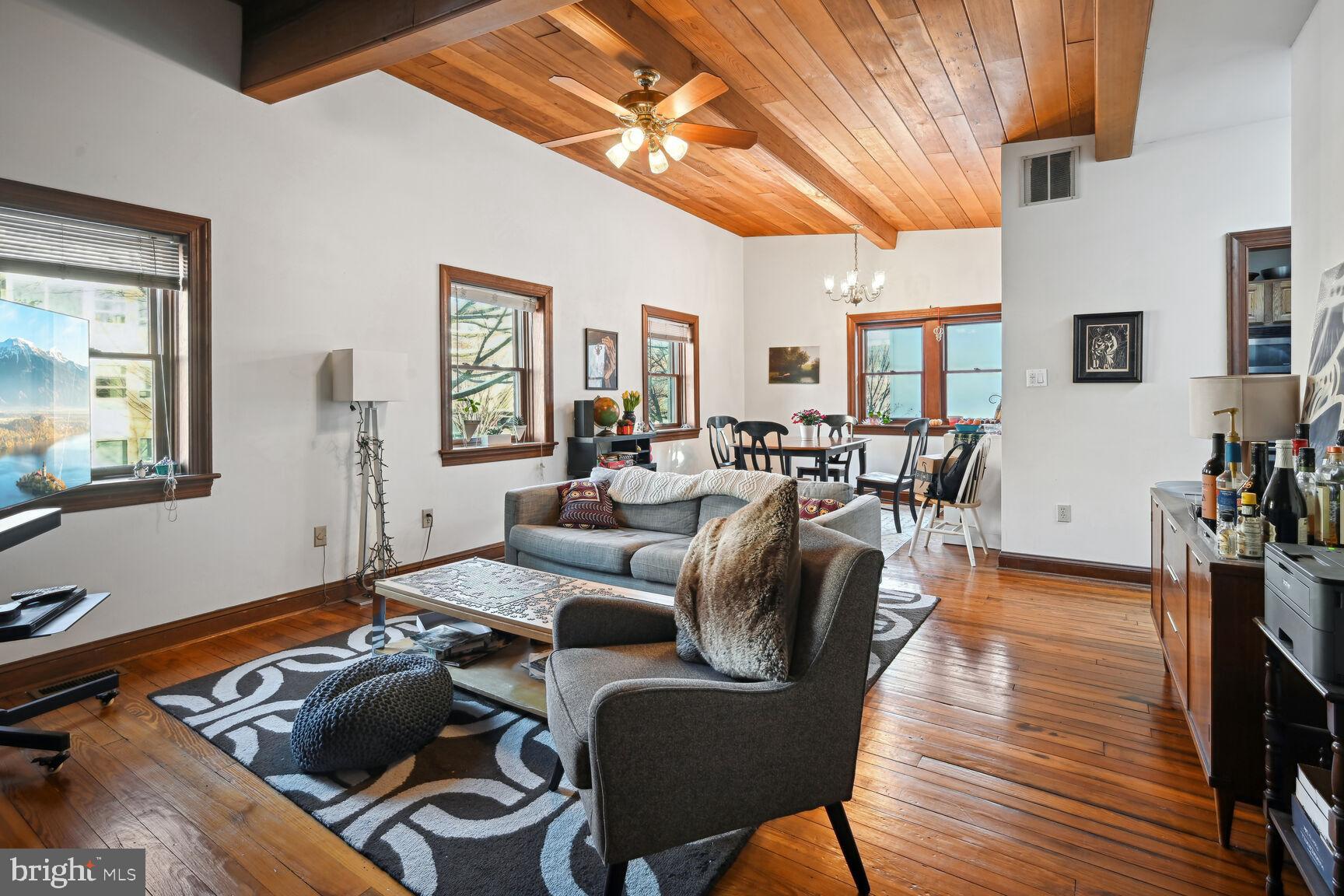 CAPITOL HILL - Residential