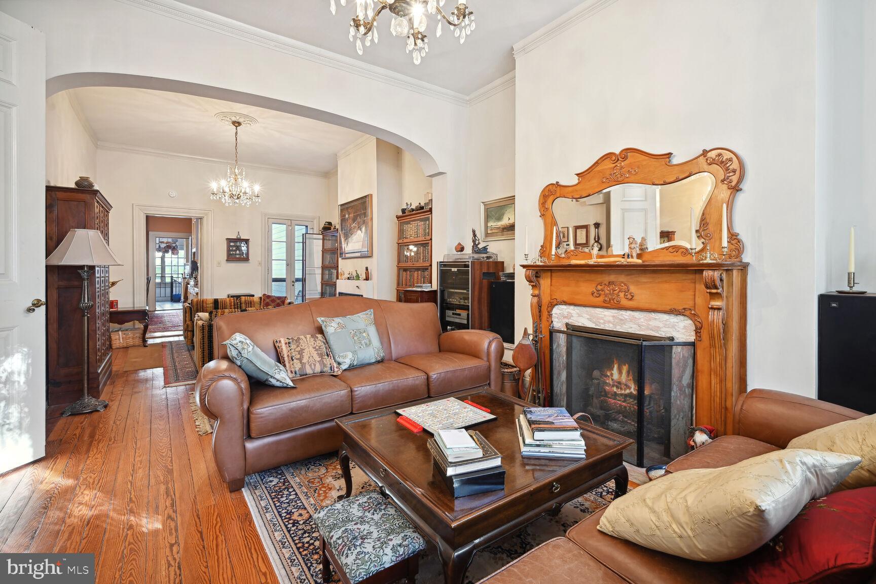 CAPITOL HILL - Residential