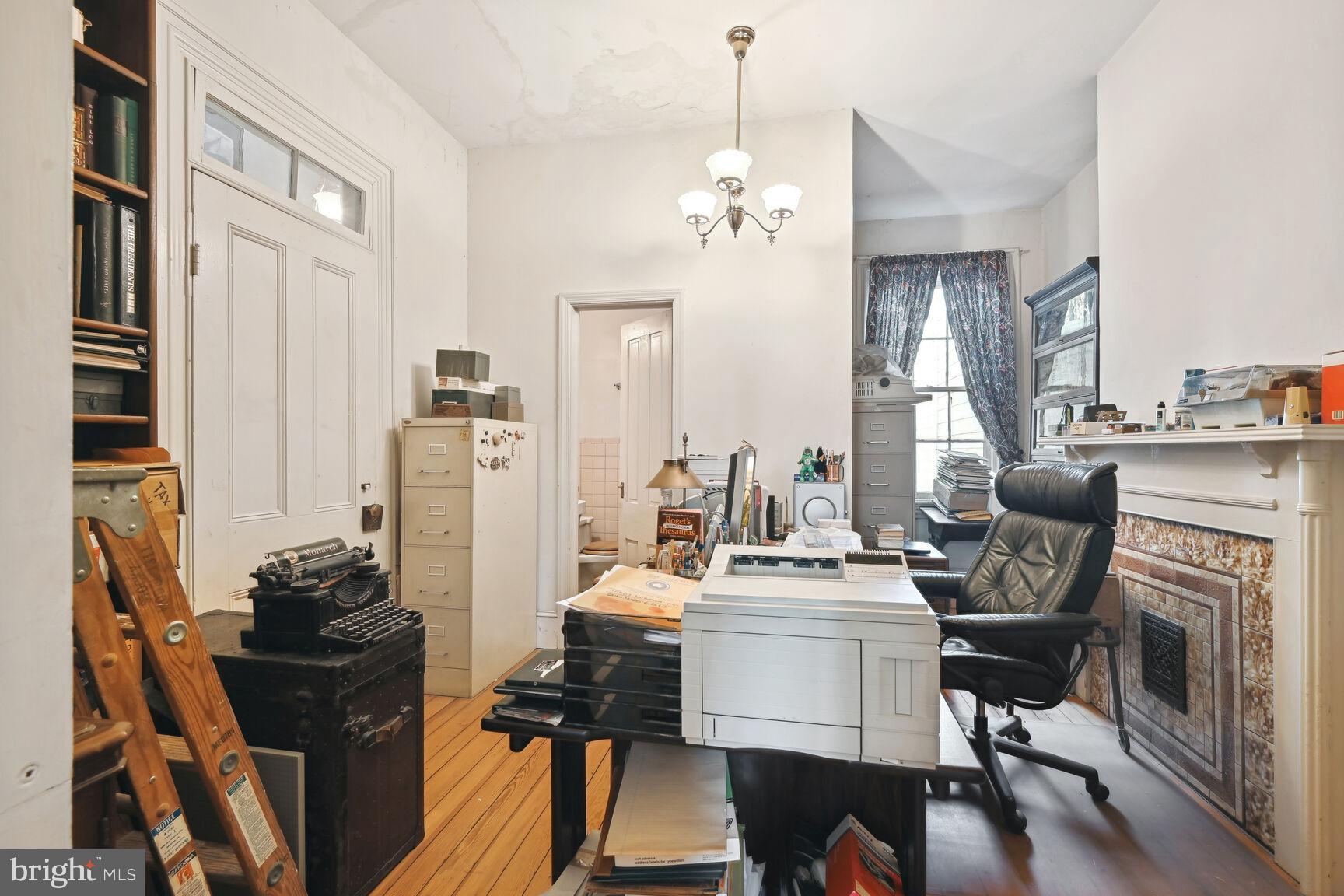 CAPITOL HILL - Residential