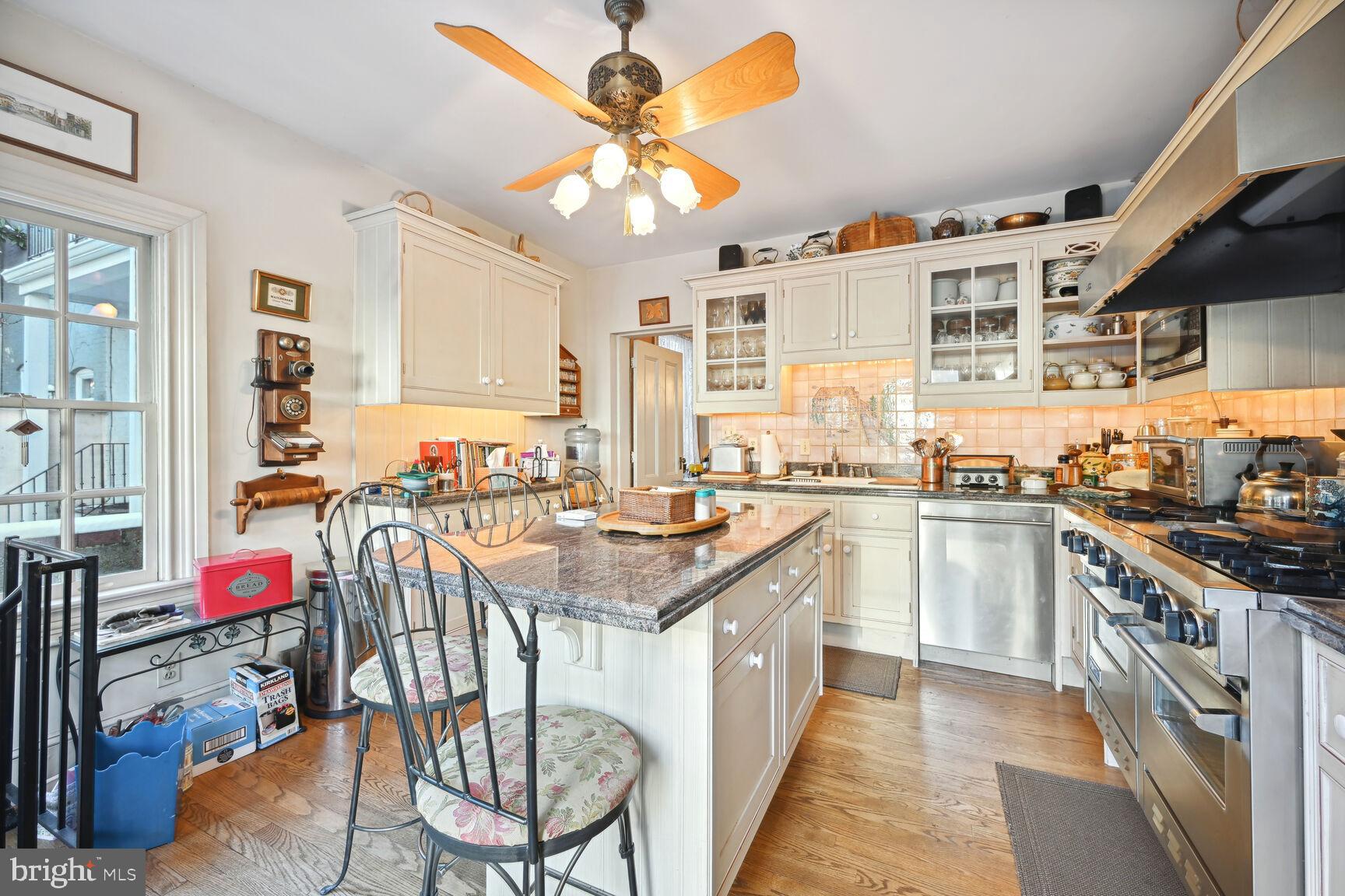 CAPITOL HILL - Residential