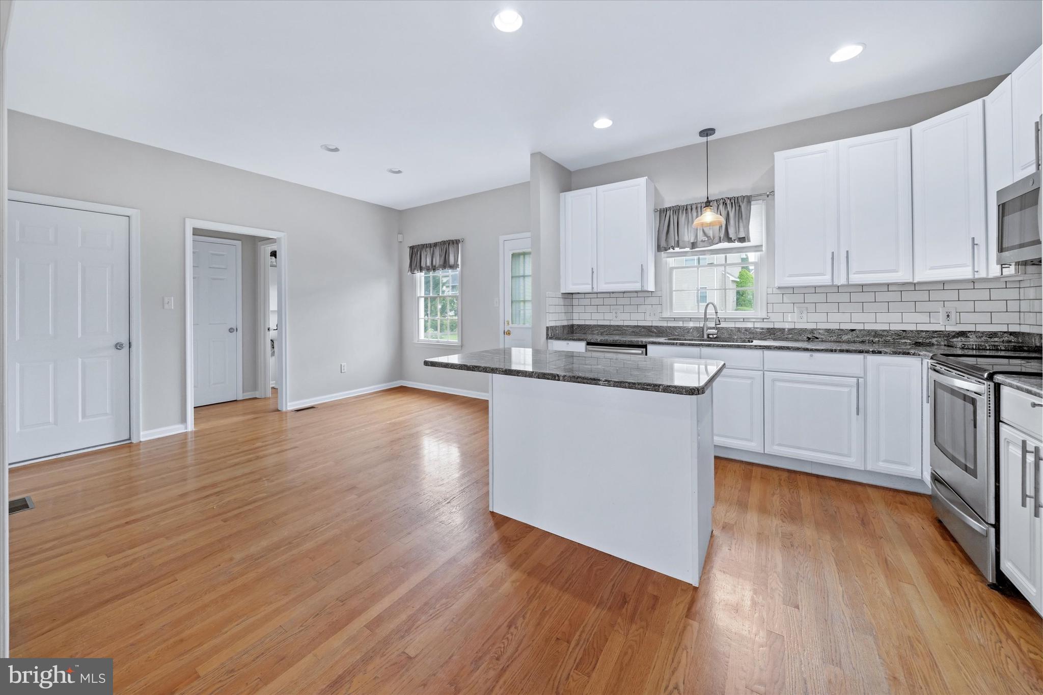 MANSION FARMS - Residential