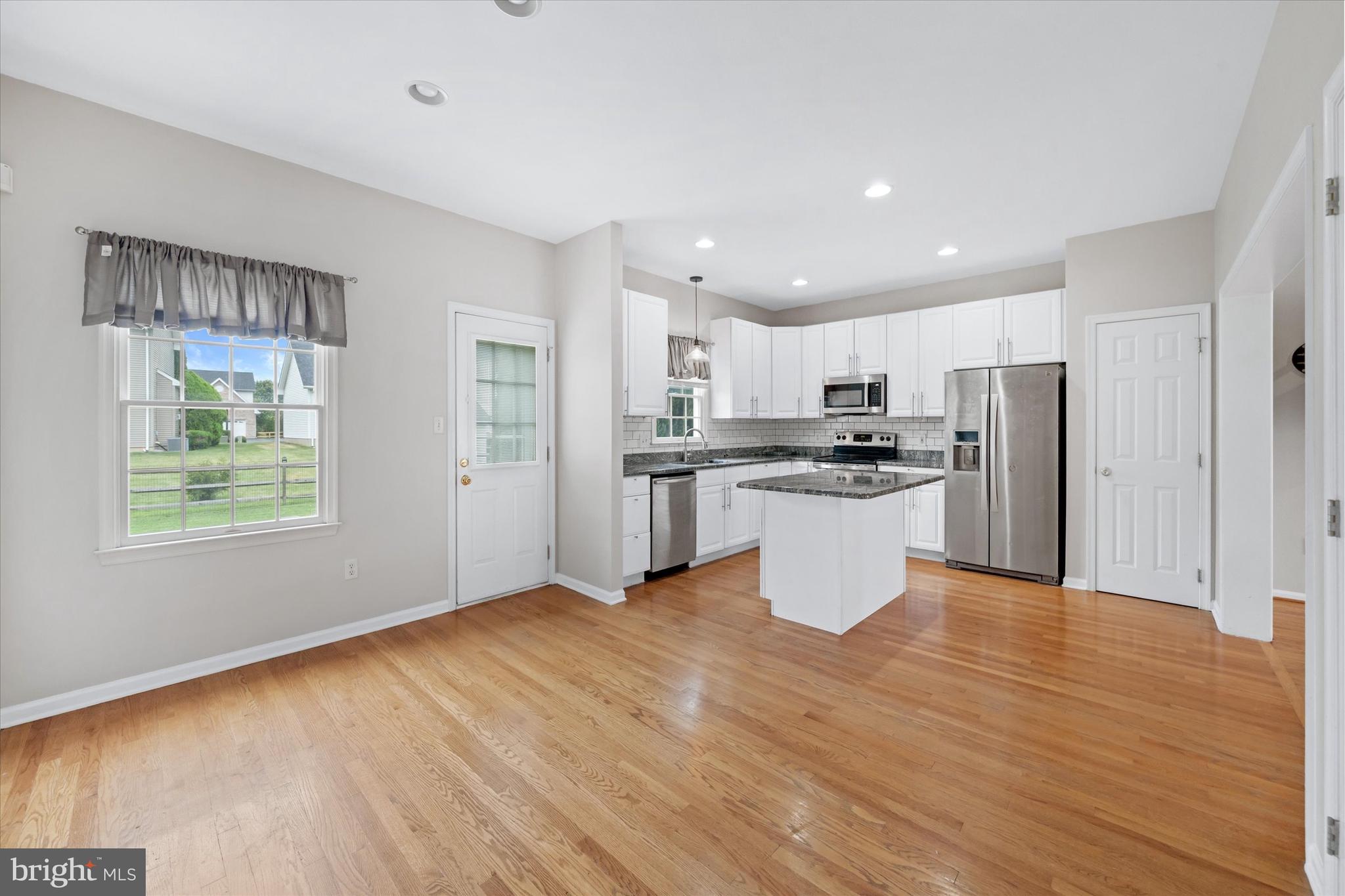 MANSION FARMS - Residential