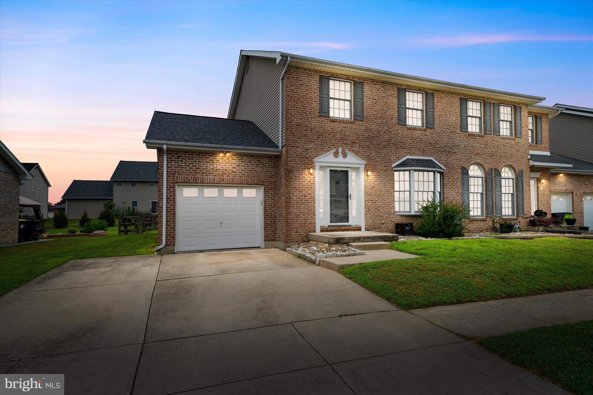 MANSION FARMS - Residential