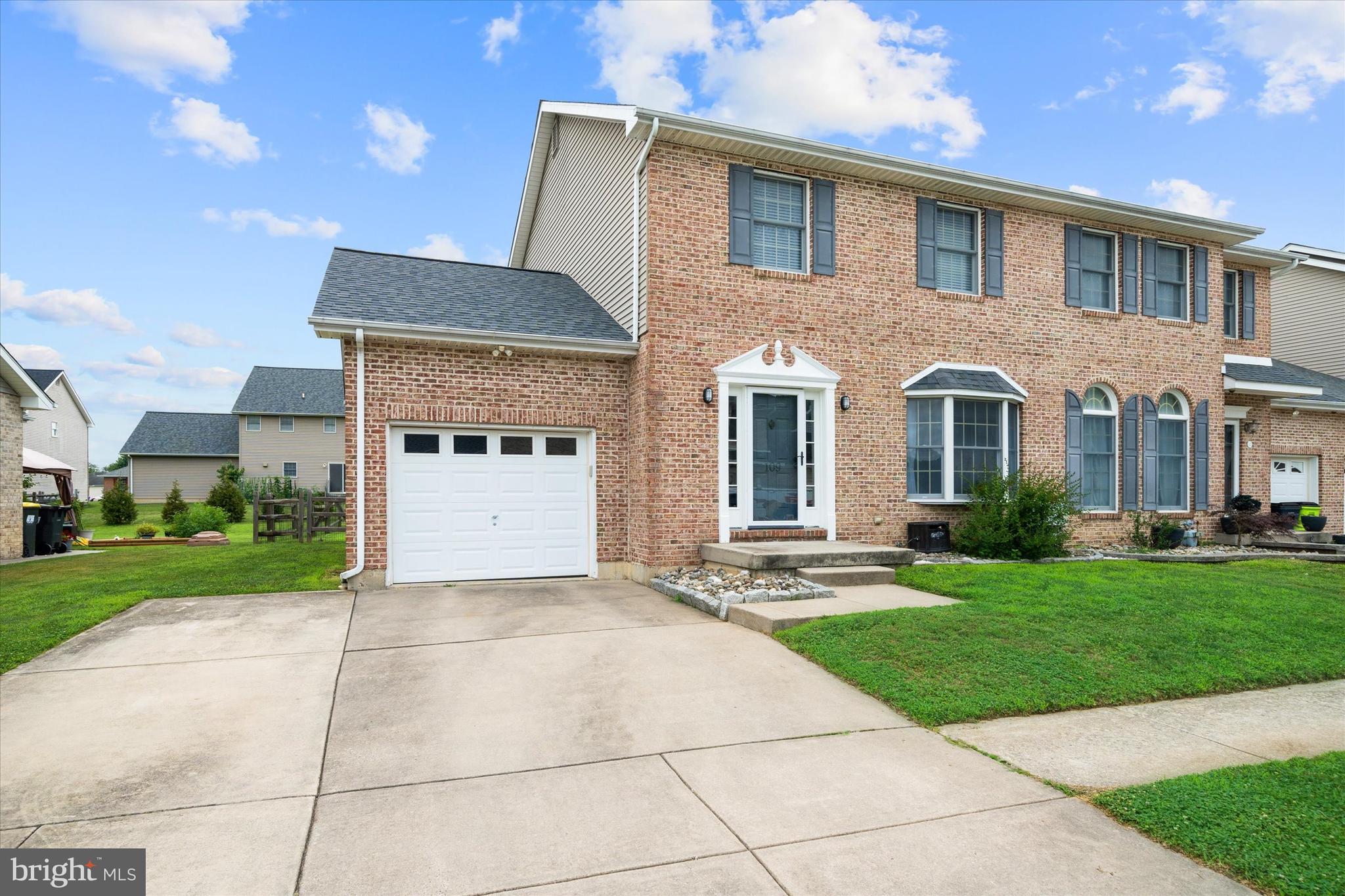 MANSION FARMS - Residential