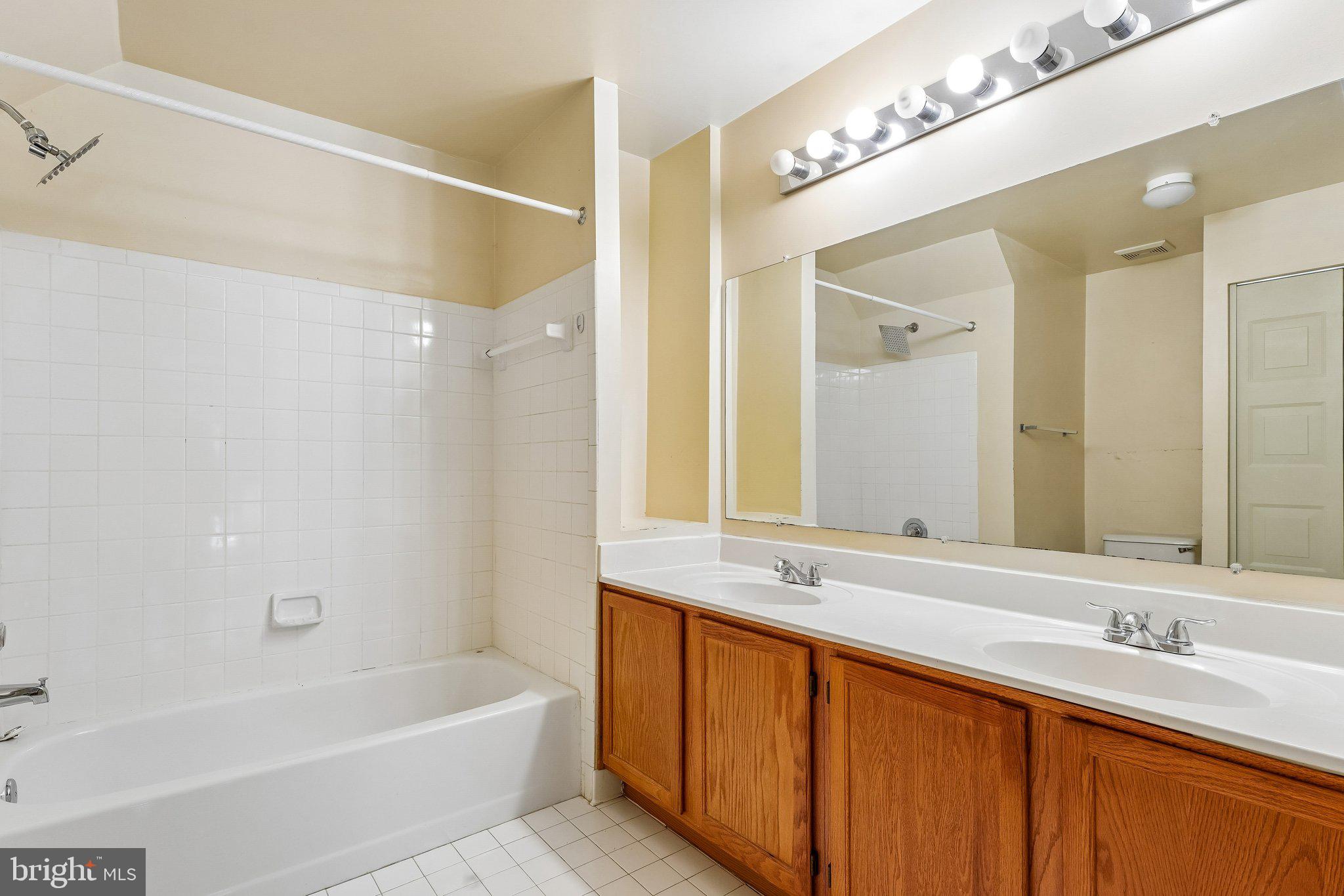 GLENSFORD CONDO - Residential