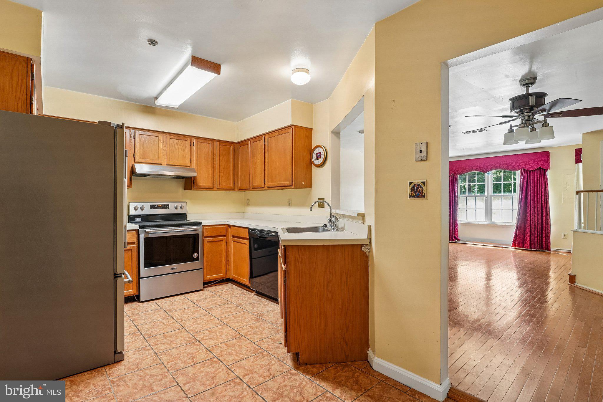 GLENSFORD CONDO - Residential