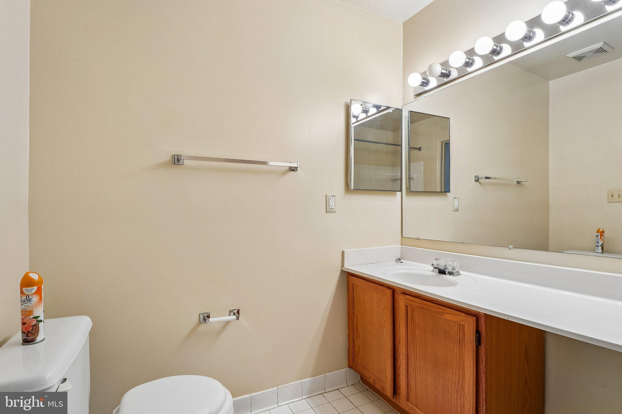 GLENSFORD CONDO - Residential