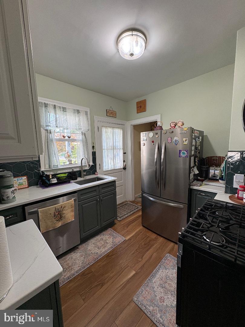 GLENSIDE - Residential