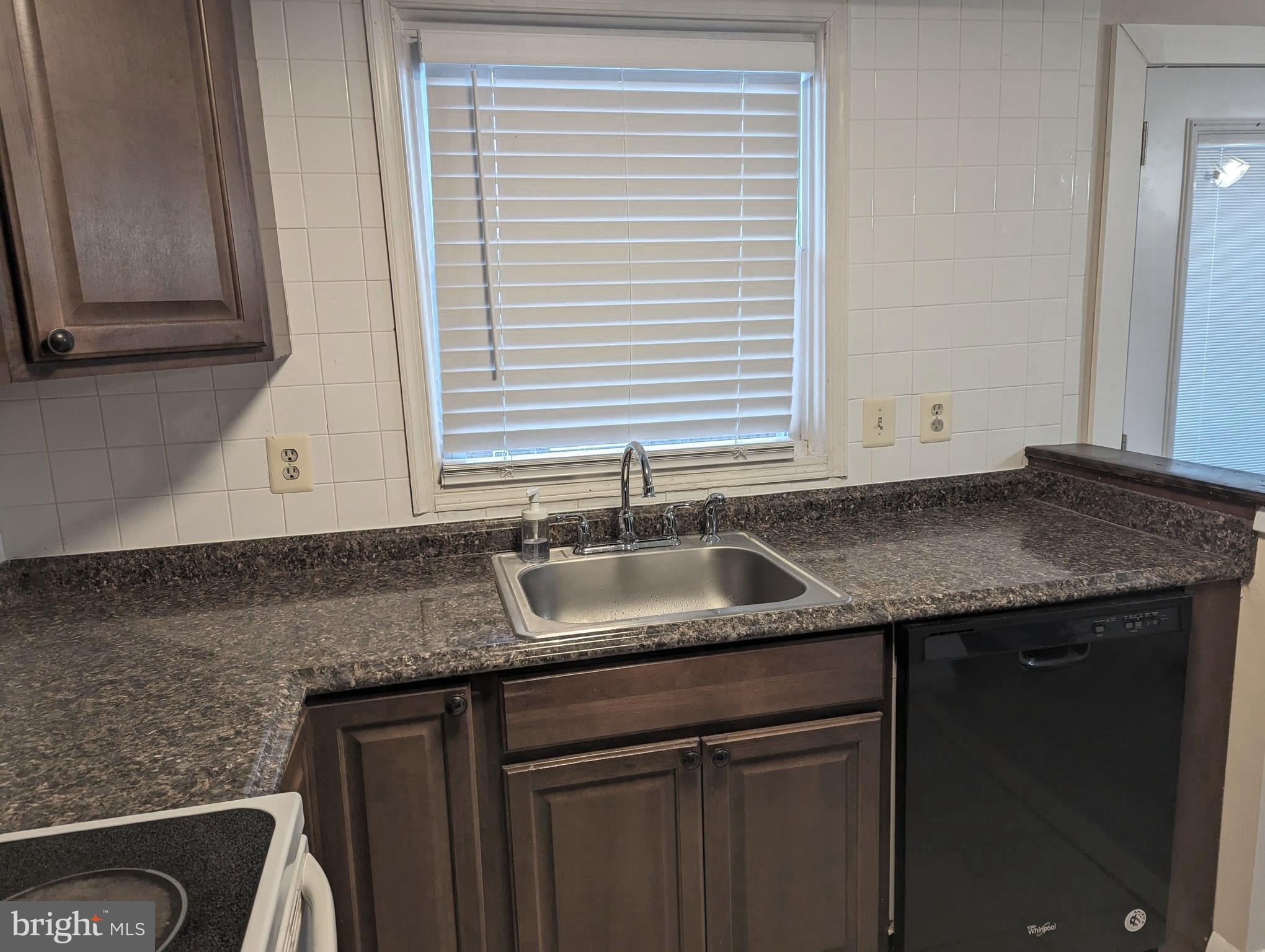POHICK VILLAGE - Residential Lease