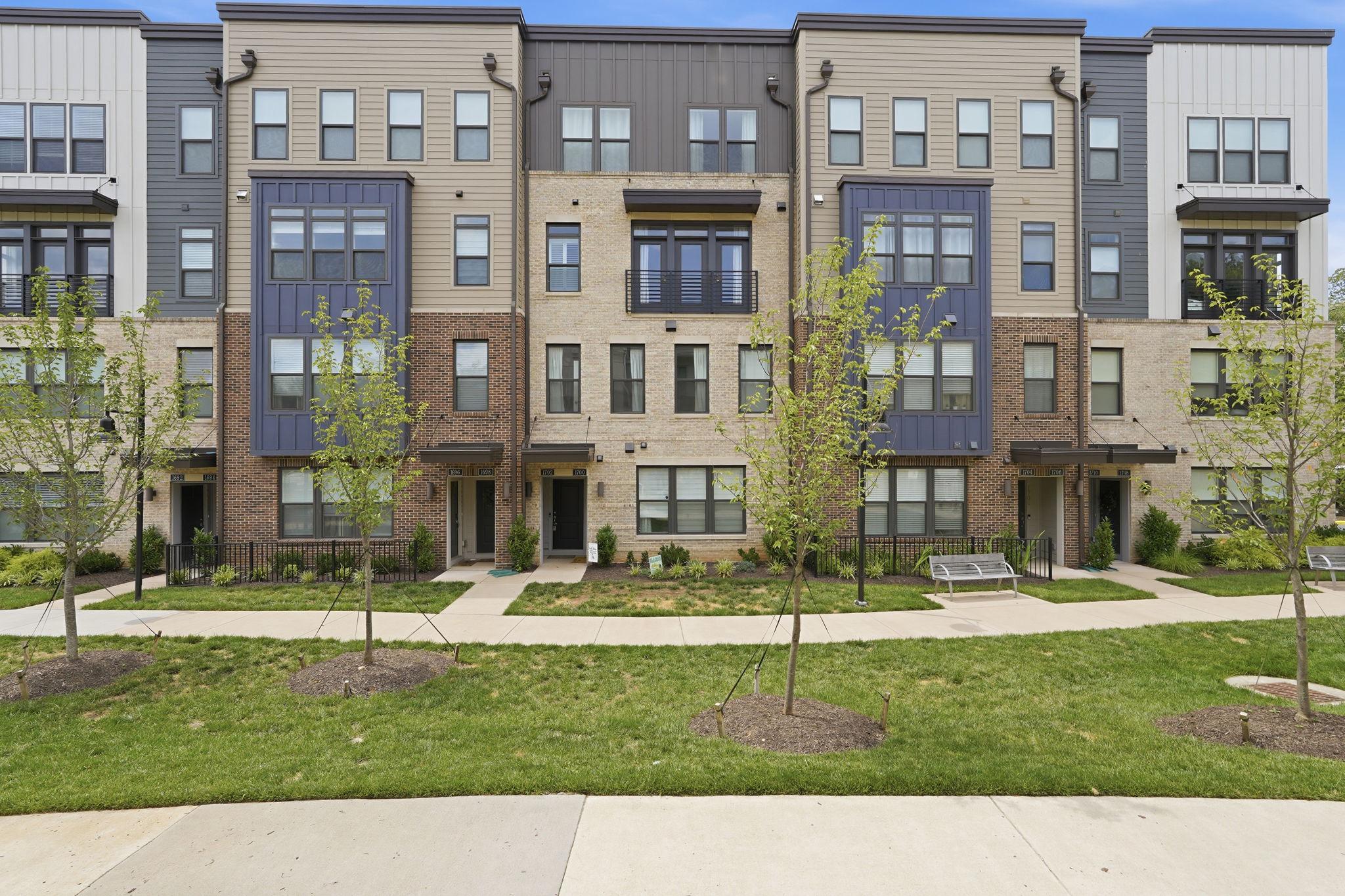 TALL OAKS - Residential