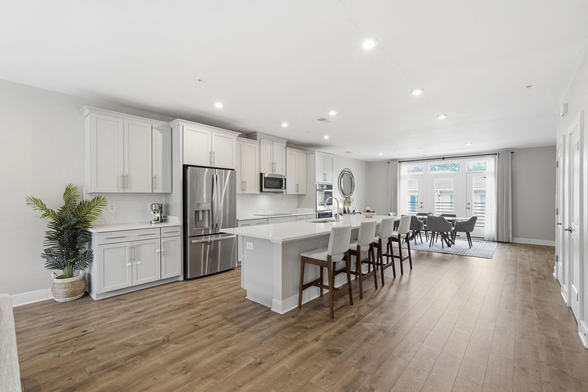 TALL OAKS - Residential