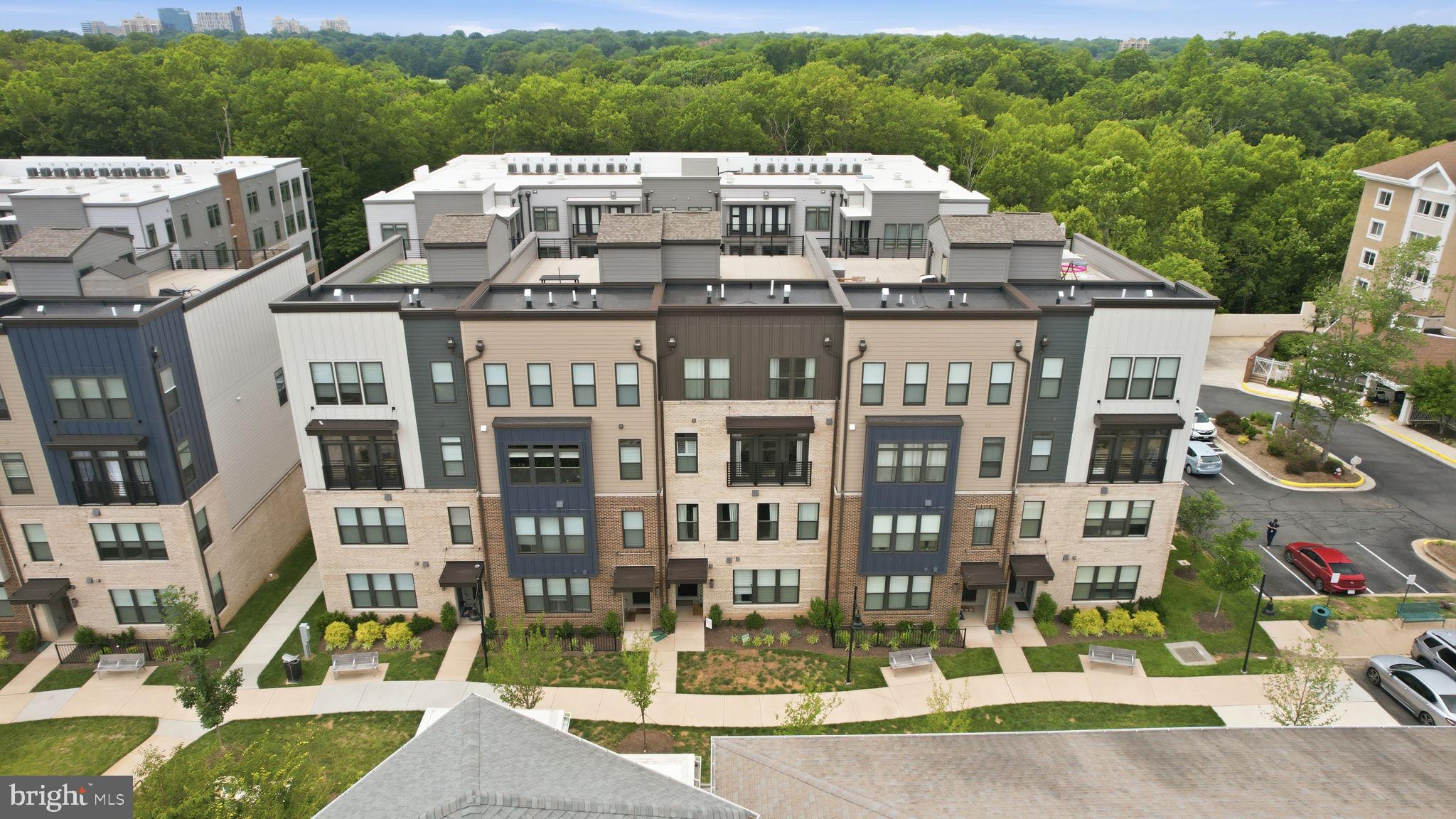TALL OAKS - Residential