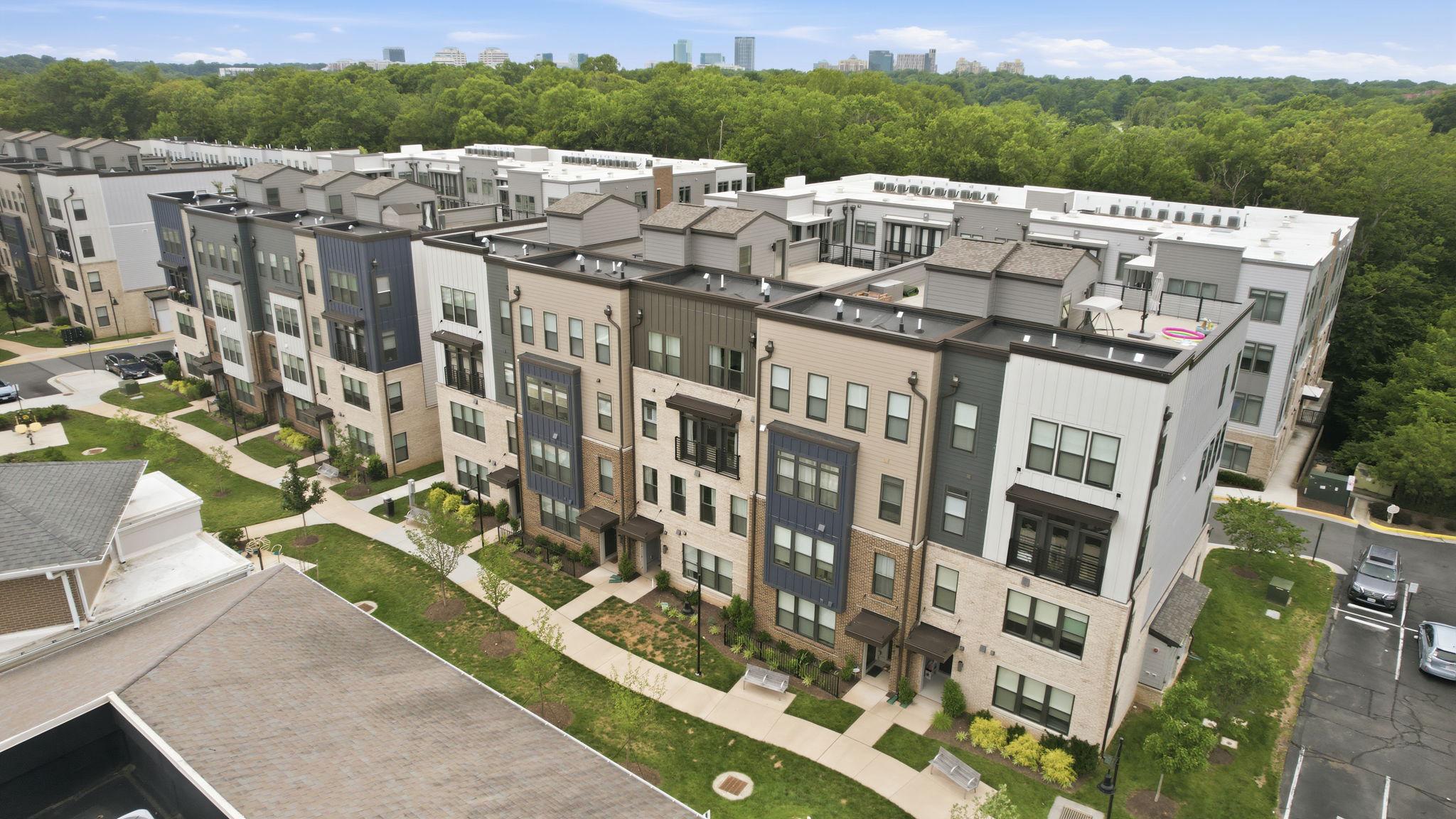 TALL OAKS - Residential