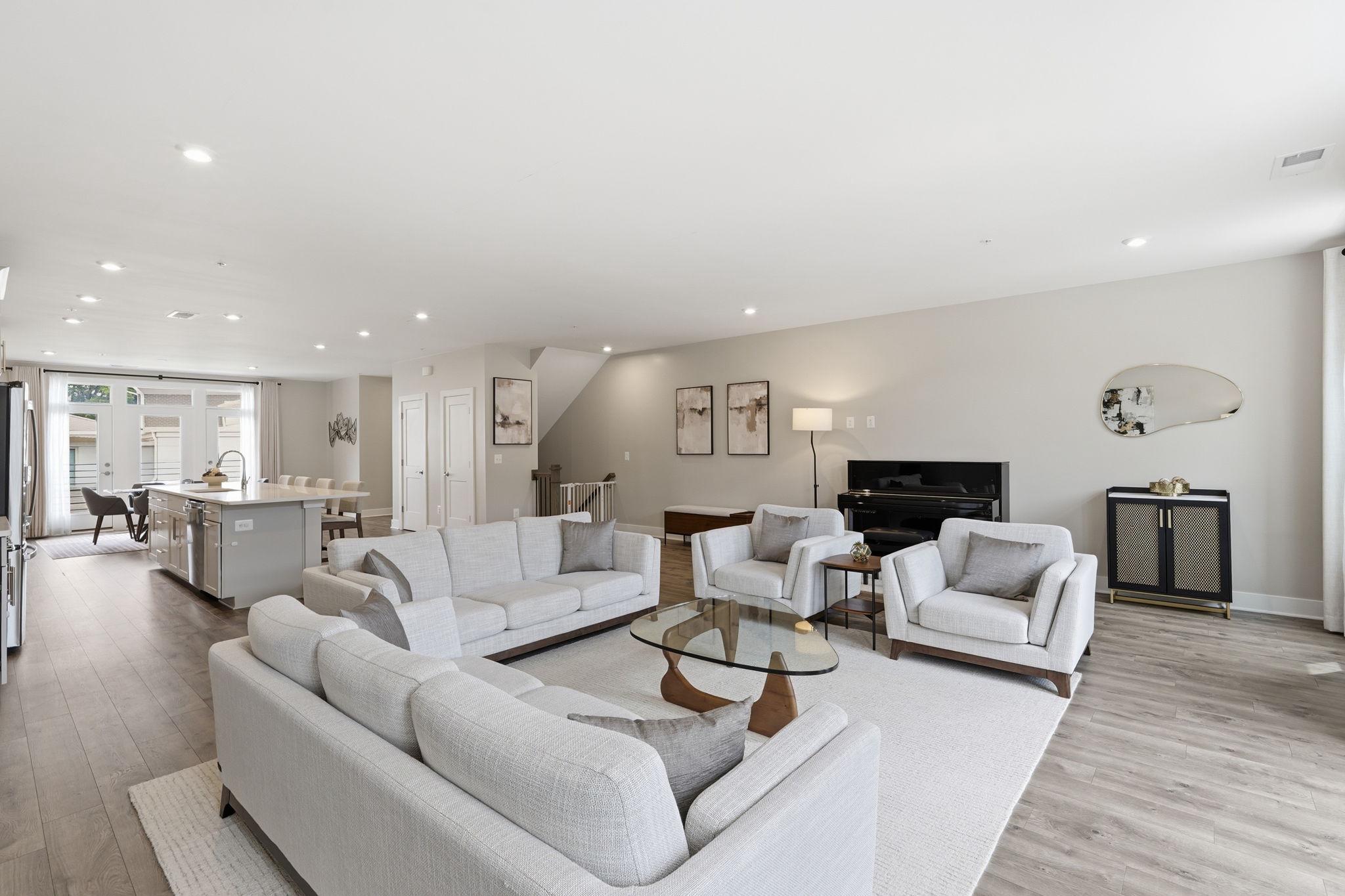 TALL OAKS - Residential