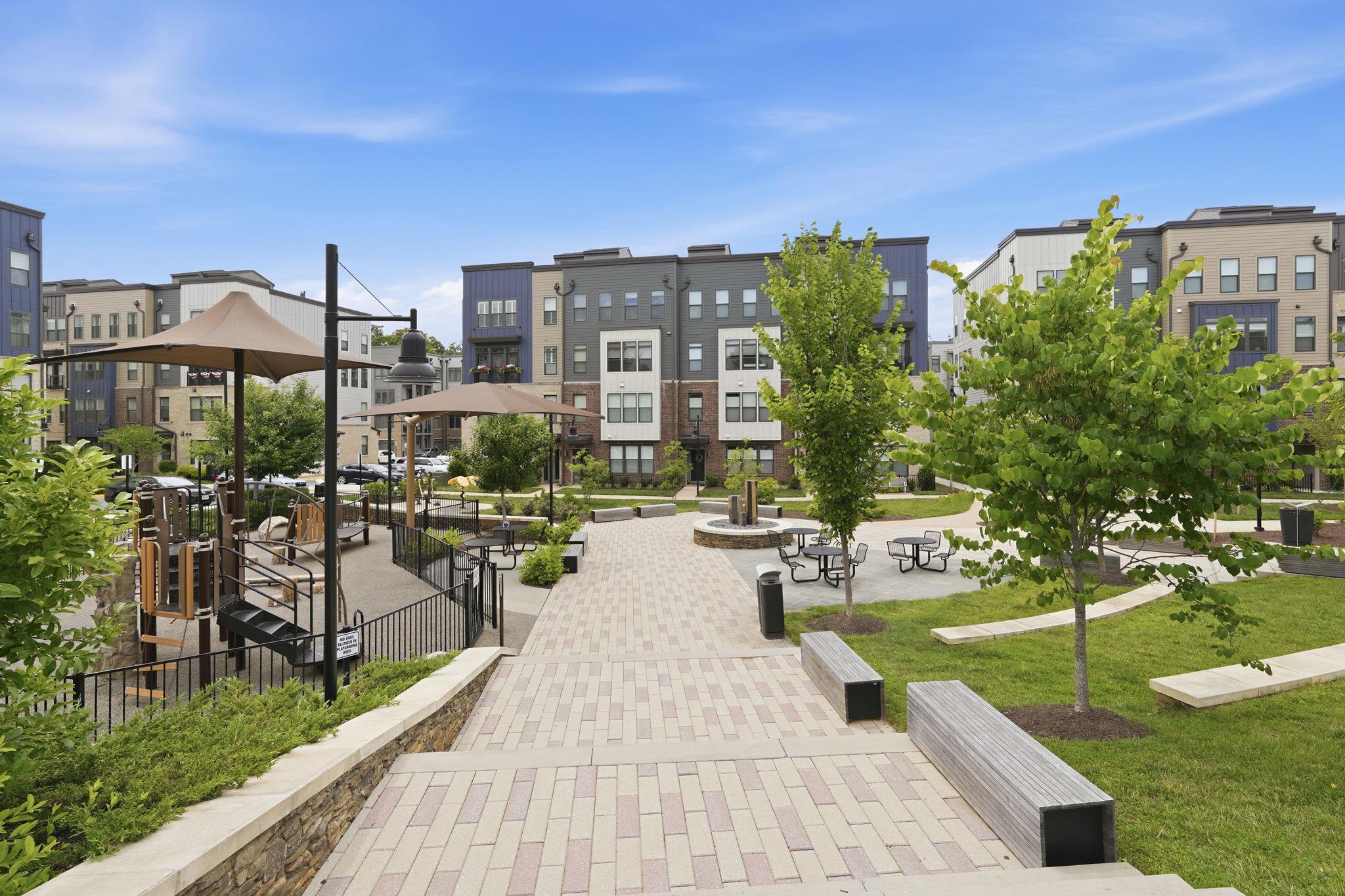 TALL OAKS - Residential