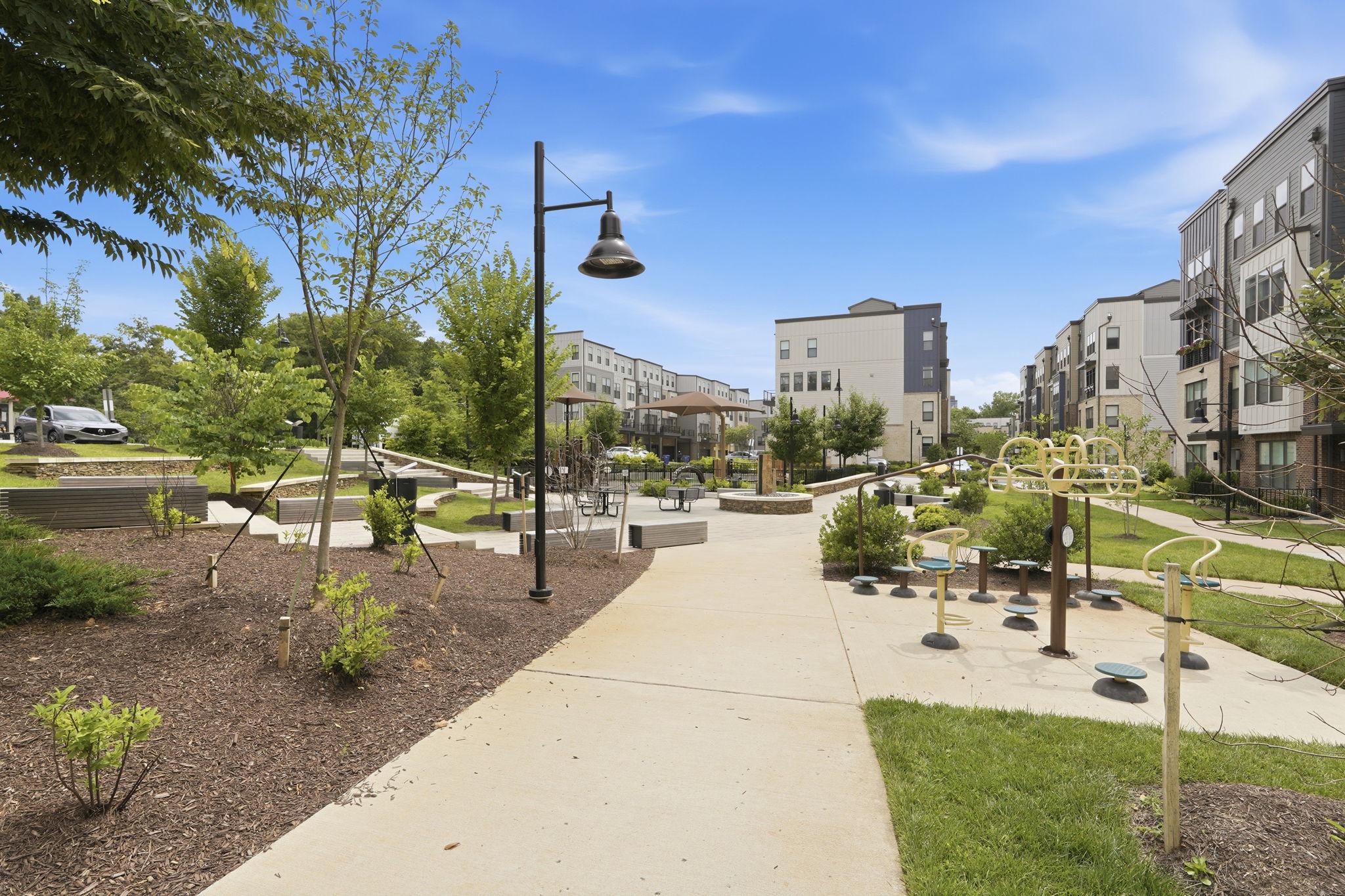TALL OAKS - Residential