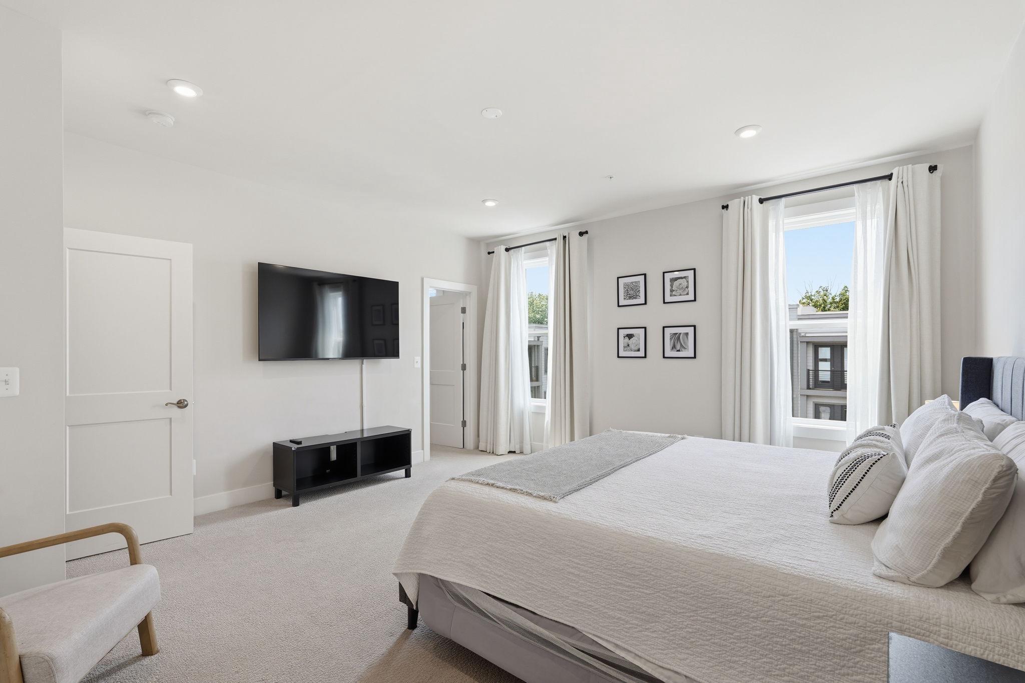 TALL OAKS - Residential