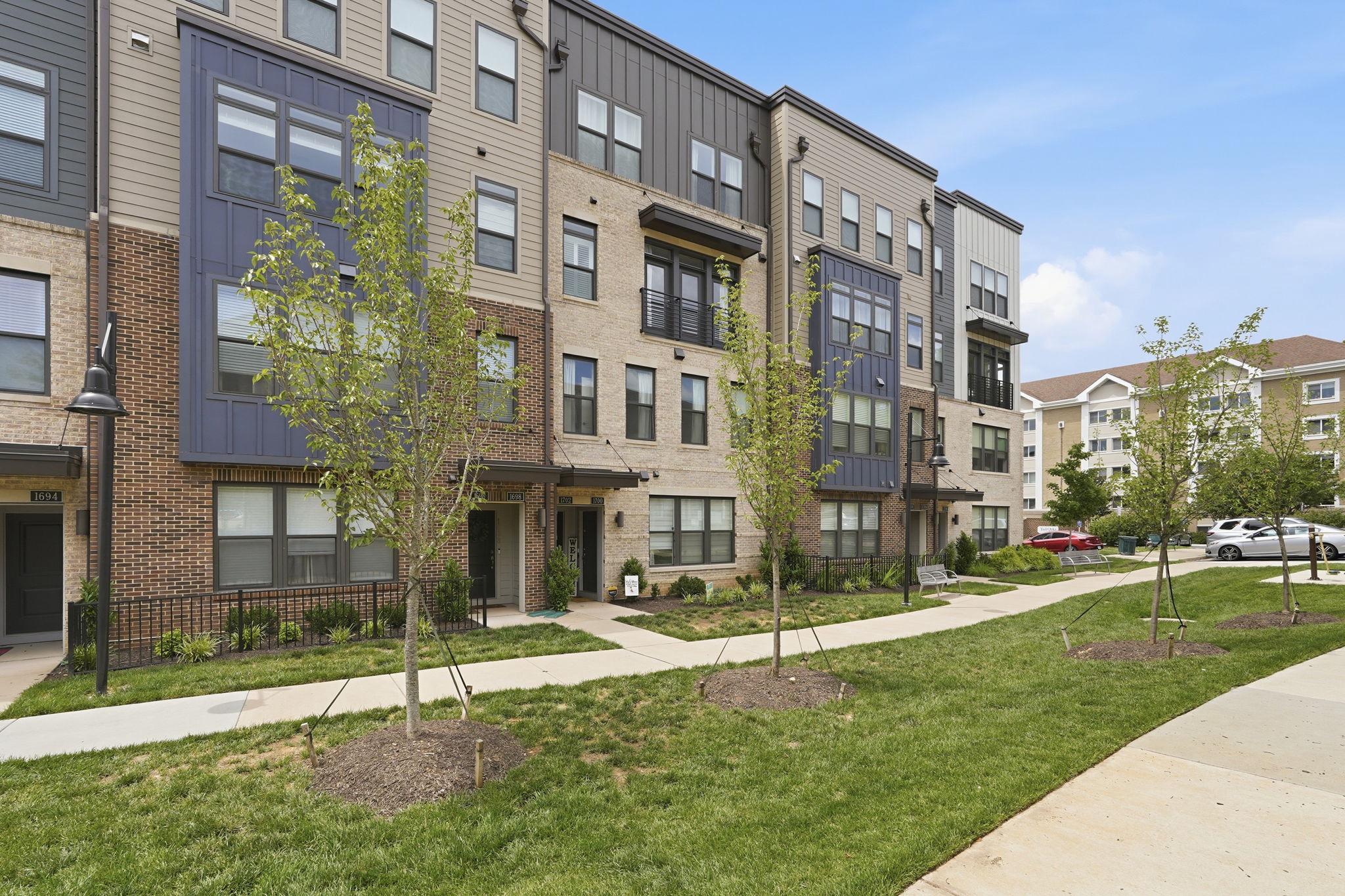 TALL OAKS - Residential